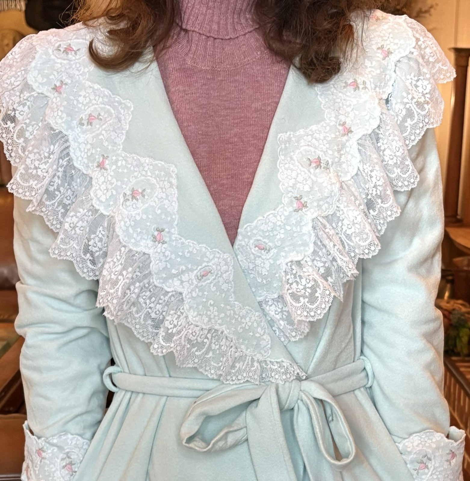 Vintage Vanity Fair Soft Sea Foam Embroidered Robe Ruffled Trim Belt Pockets M
