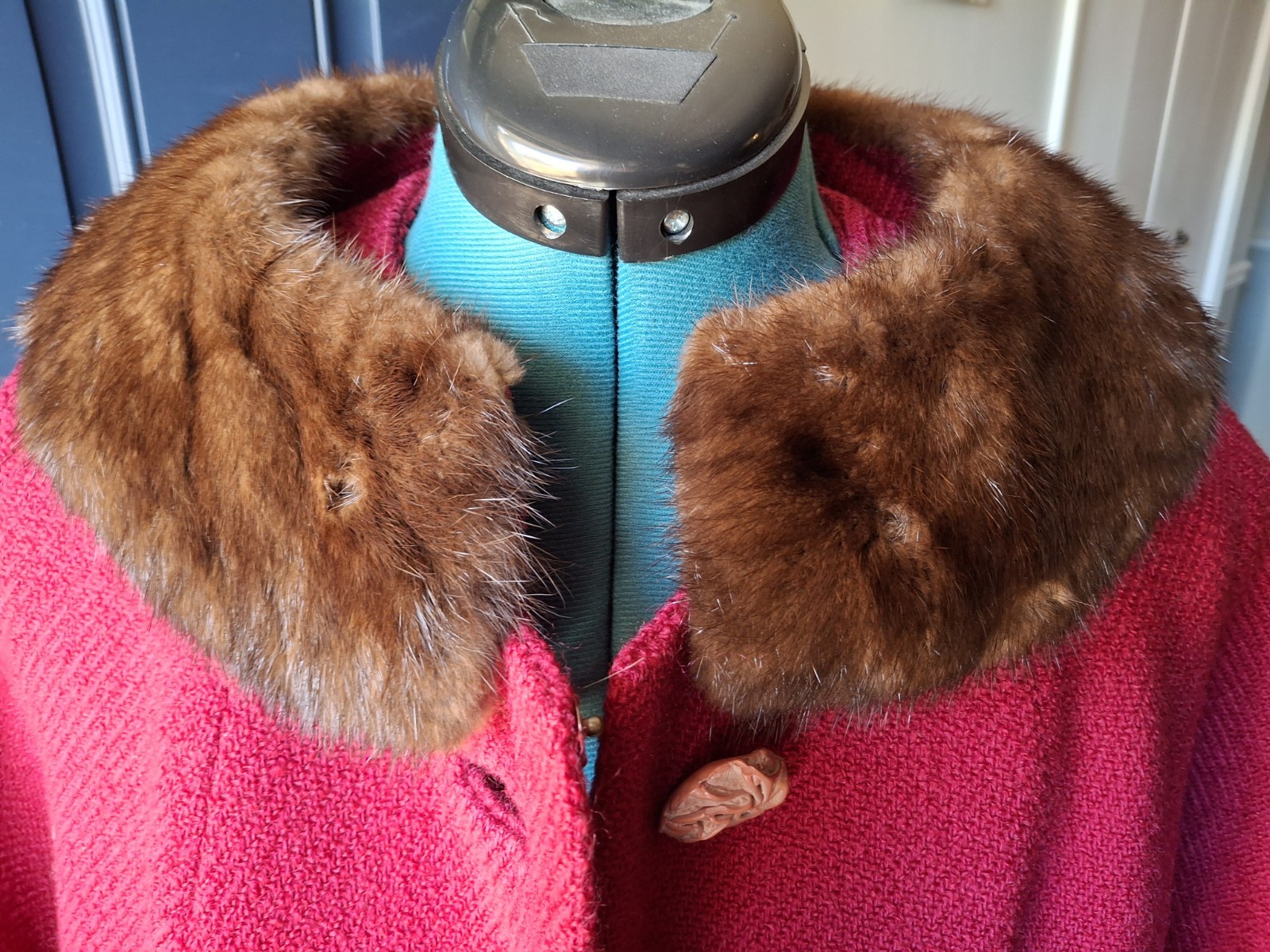 Vintage 50s/60s Sycamore Women’s Magenta Wool Coat Bracelet Sleeves Fur Collar