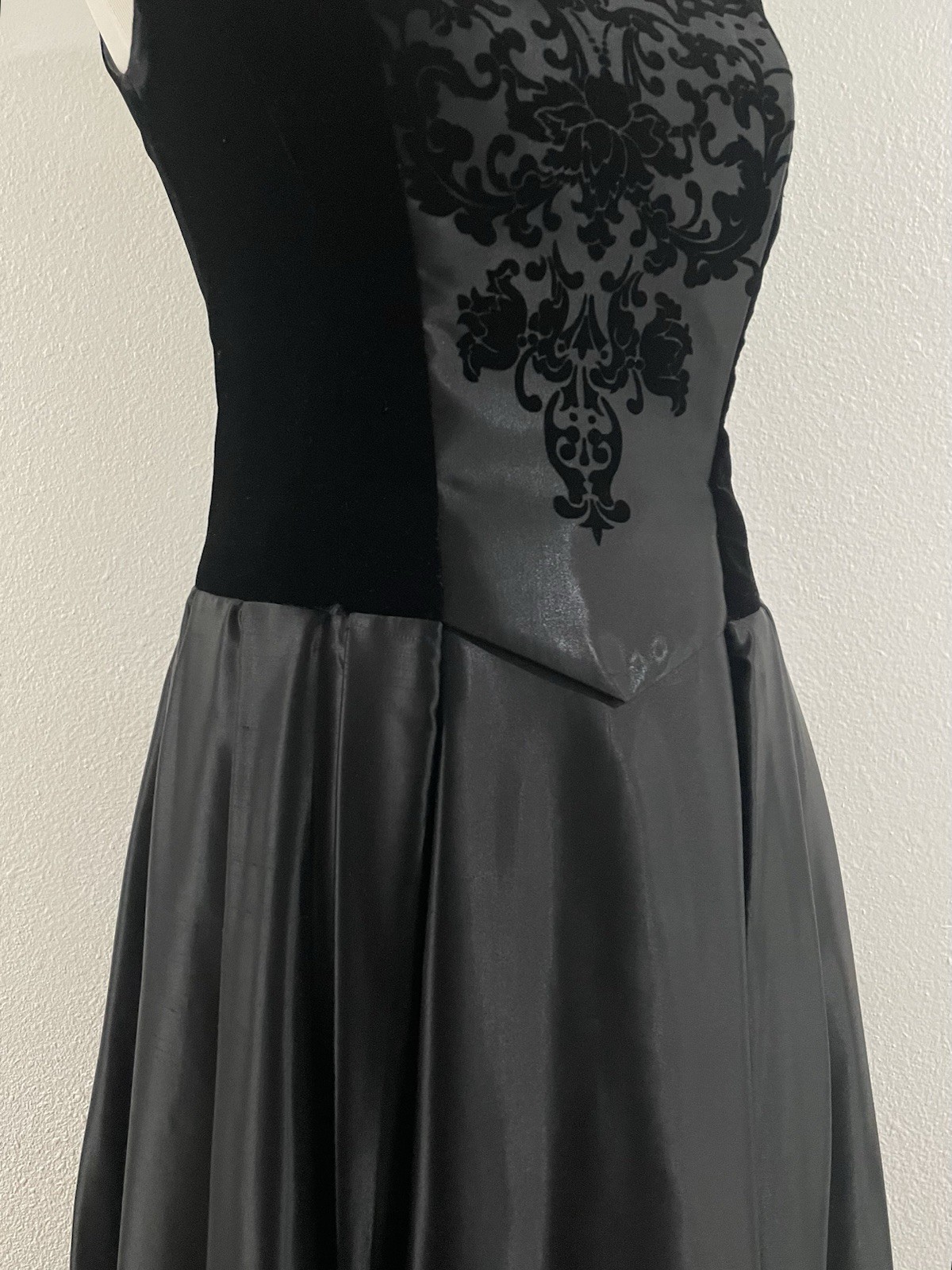 VTG 90s/Y2K Renaissance Style Satin/Velvet Black Maxi Dress Goth Prom Party Sm