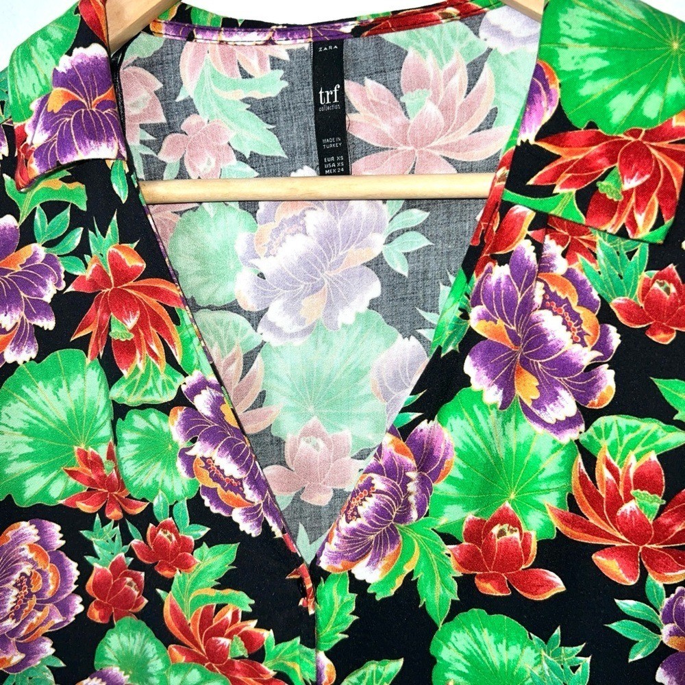 Vintage Zara TRF multi floral short sleeve large women’s top in XS