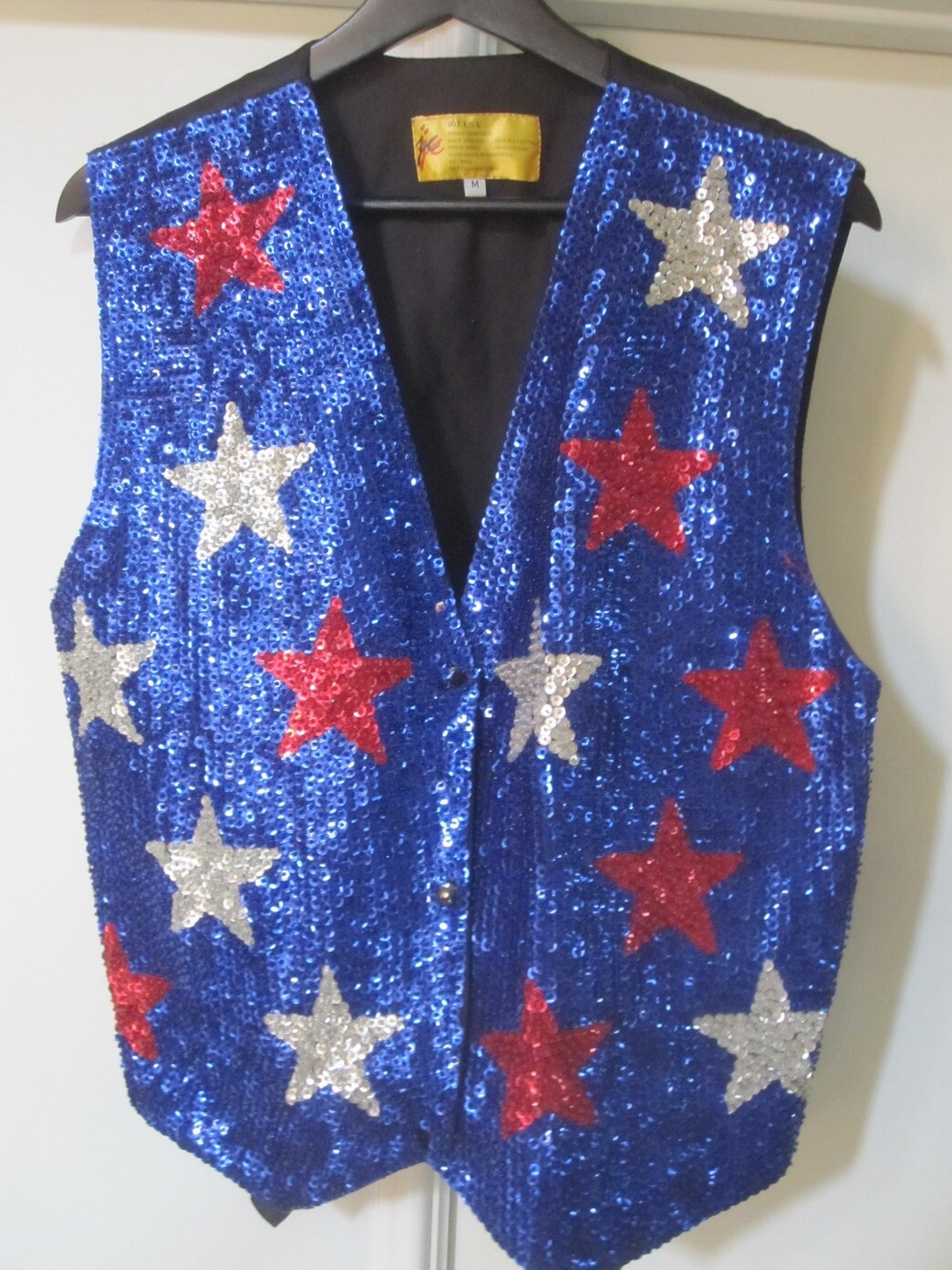VINTAGE WOMENS RED WHITE & BLUE SEQUIN PATRIOTIC USA STAR VEST SZ M FREE SHIP!