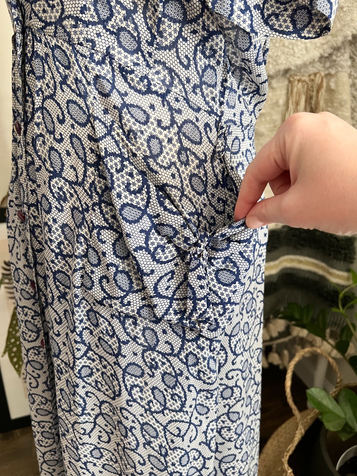 Vintage 40s Blue 1940s Women’s Patterned Rayon Button Swing Day Dress