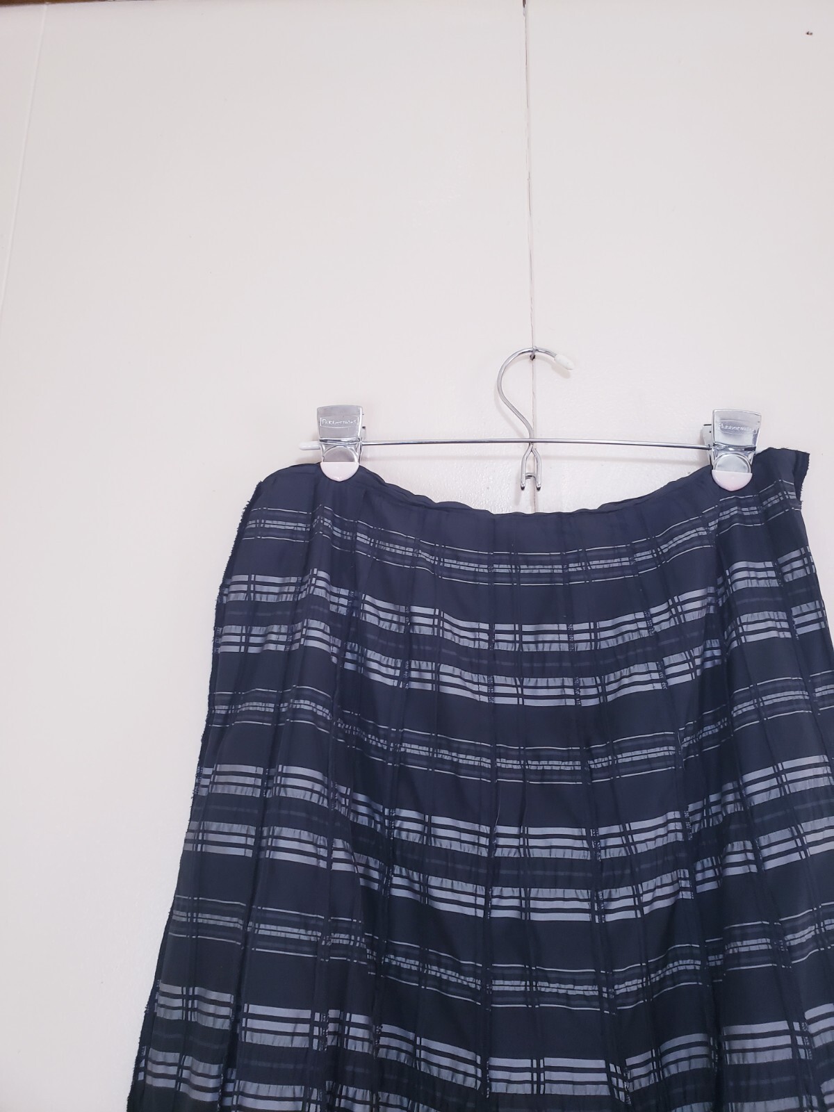 Vtg Carlisle Womens 10 Midi Skirt Pleated Black Silver Stripe A Line Flare Retro