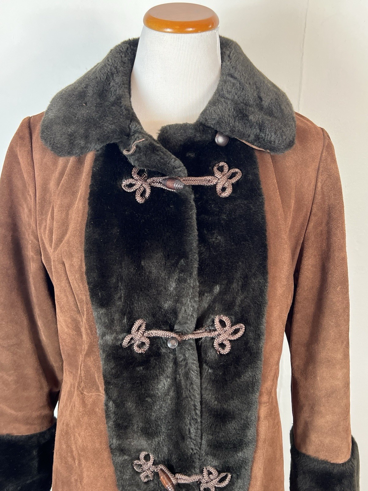 Vtg Boho Hippie 70’s Penny Lane Suede Faux Fur Trimmed Coat Sz 14 Toggle Folk