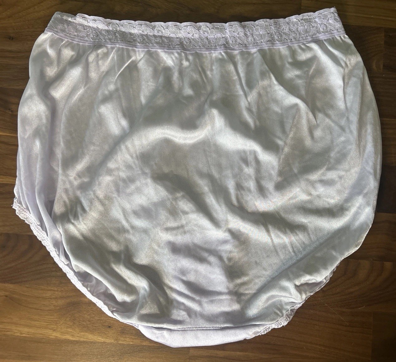 Vtg Hanes Hi cut panties shimmery nylon Lilac lace Sz 10 Side Tag Second Skin