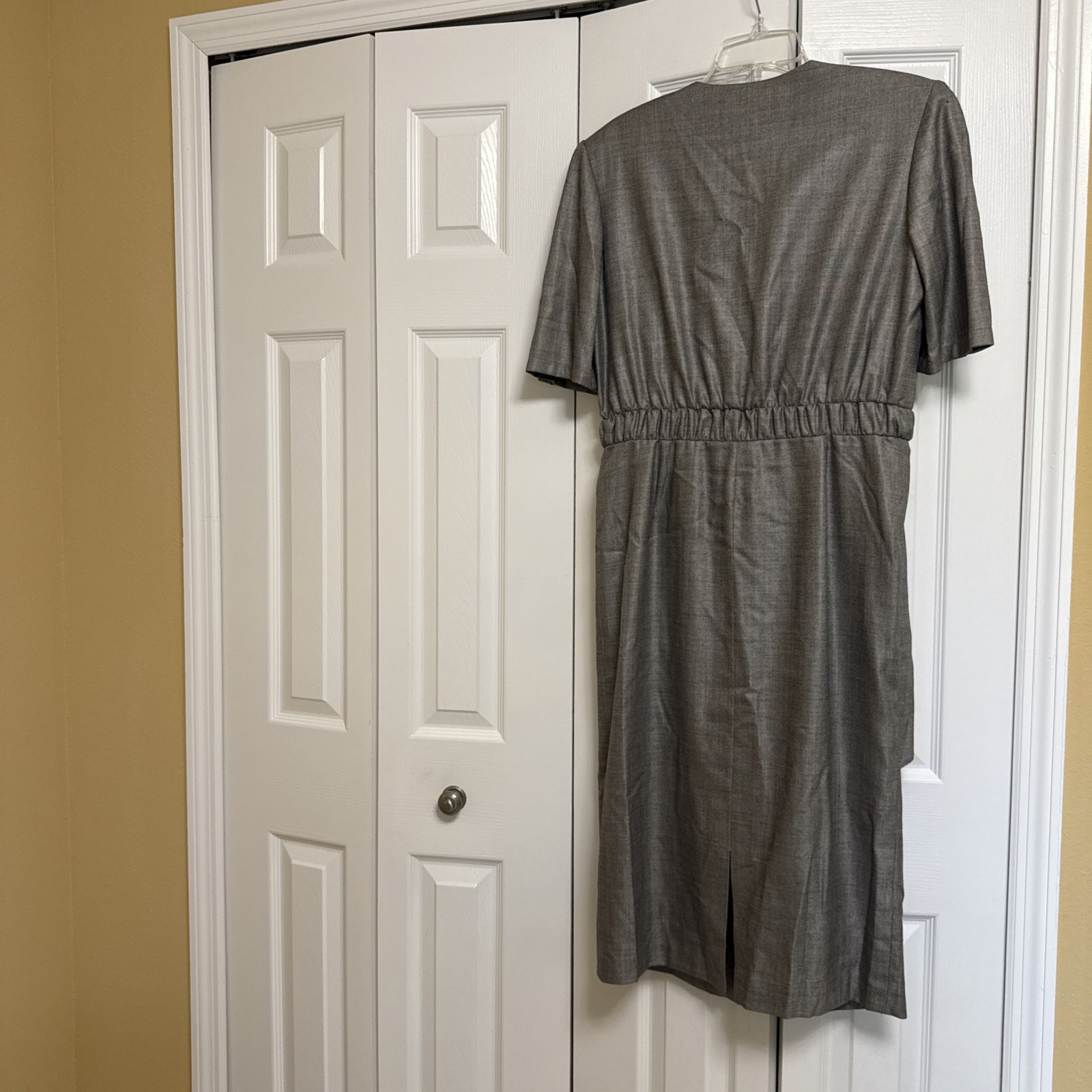 VTG~Louis Feraud~Germany Made~Viscose/Silk Wrap Lined Dress size 44EUR/12US