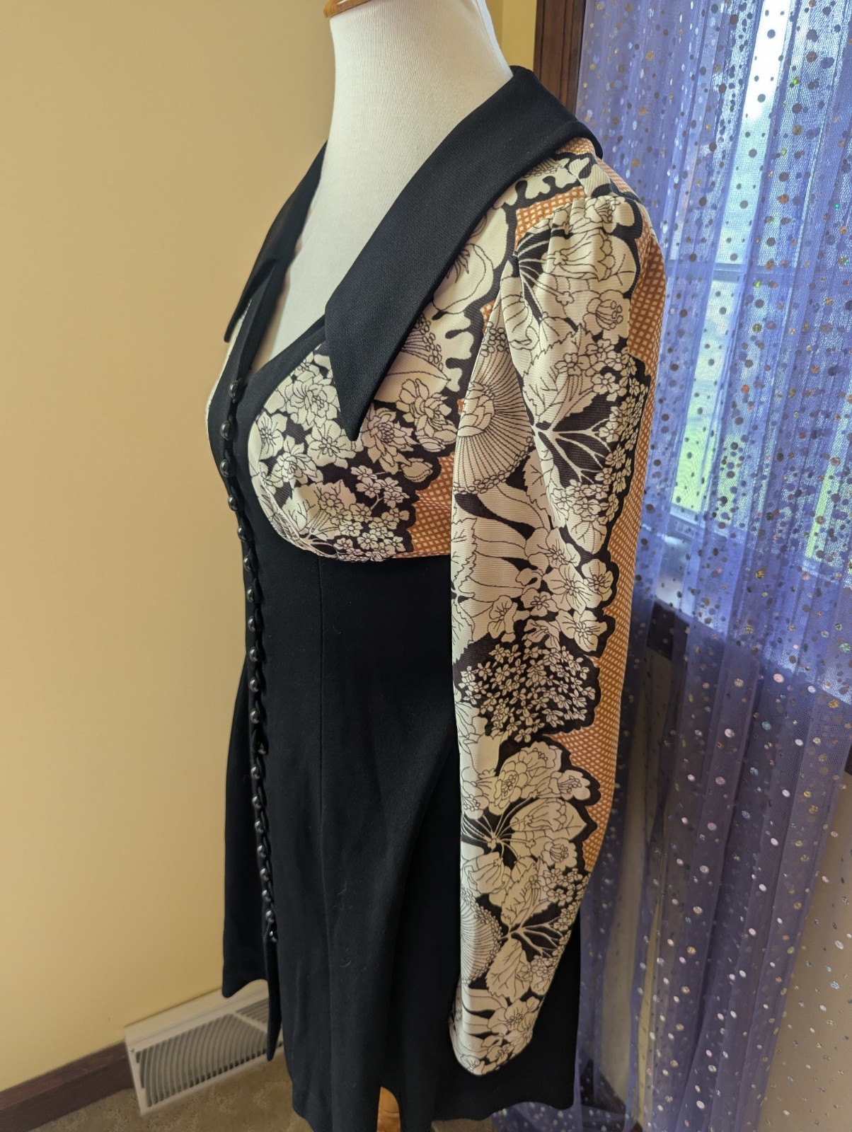 Vintage 70’s Young Innocent By Arpeja Psychedelic Black Mini Dress Size 11 Small