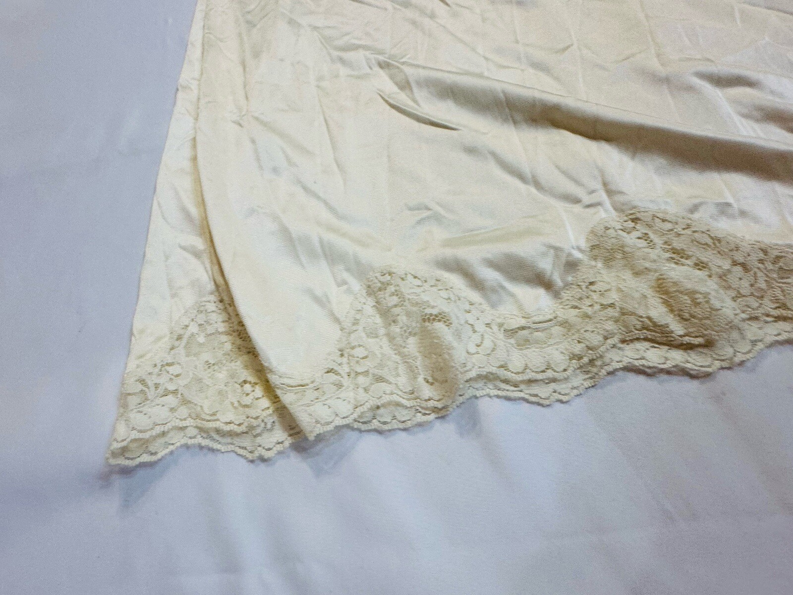 Half Slip Womens M 32 Skirt 30” L Beige Lace Slit Side Lingerie Undergarment