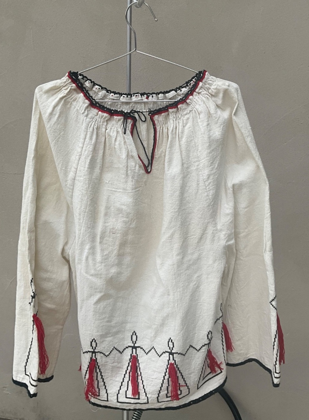 Vintage Embroidered Peasant Blouse