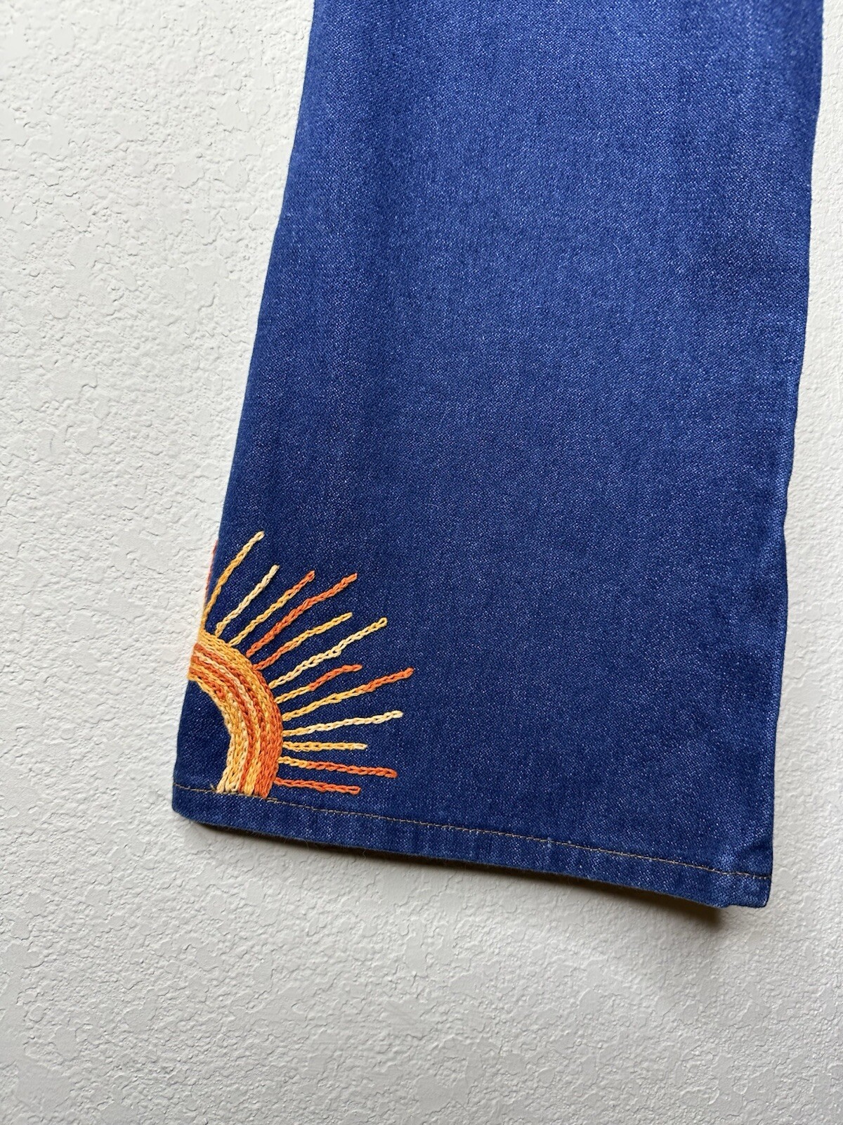 NOS 70s Vintage Hand Embroidered Wrangler No Fault Bootcut USA Denim Jeans 28×29