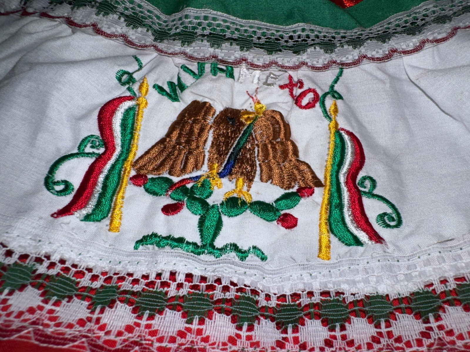 VTG Mexican Festival Full Maxi Skirt Embroidered, Lace, ribbon design Girls NWOT