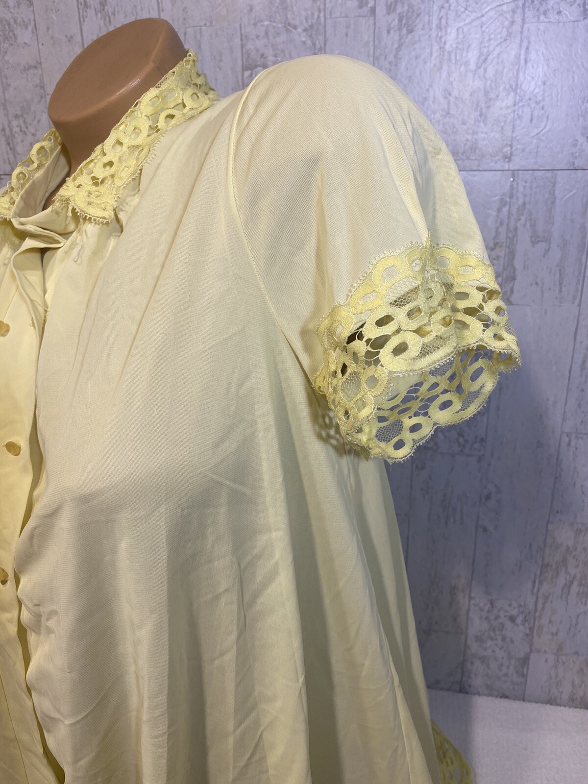 VTG Peignoir Robe Yellow 100% Nylon Sears Roebuck & Co Small-32-34 butter #L49
