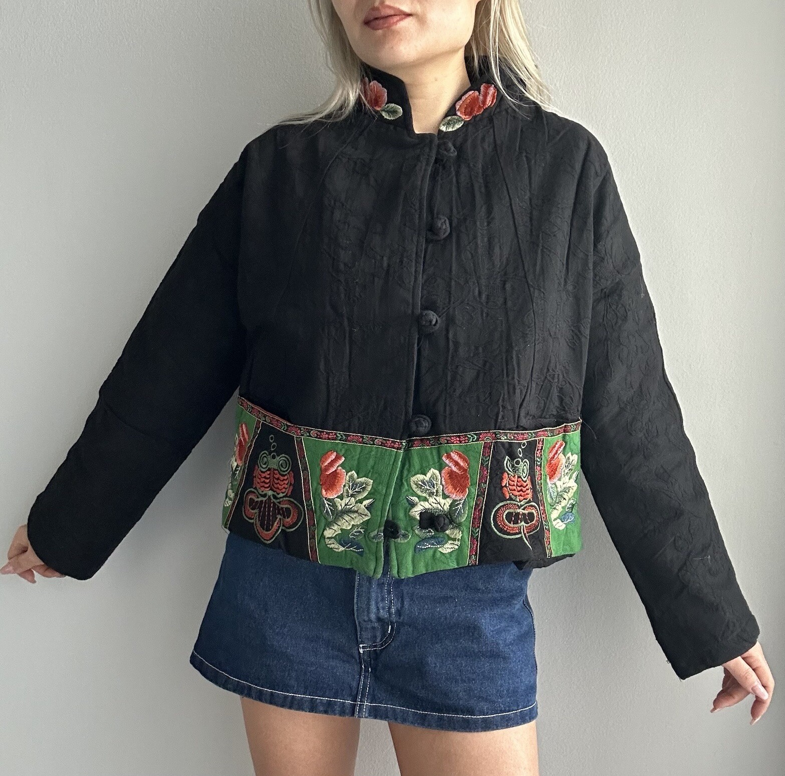 Vintage 100% Cotton Hand Embroidered Oriental Collar Crop Jacket w/ Frog Buttons