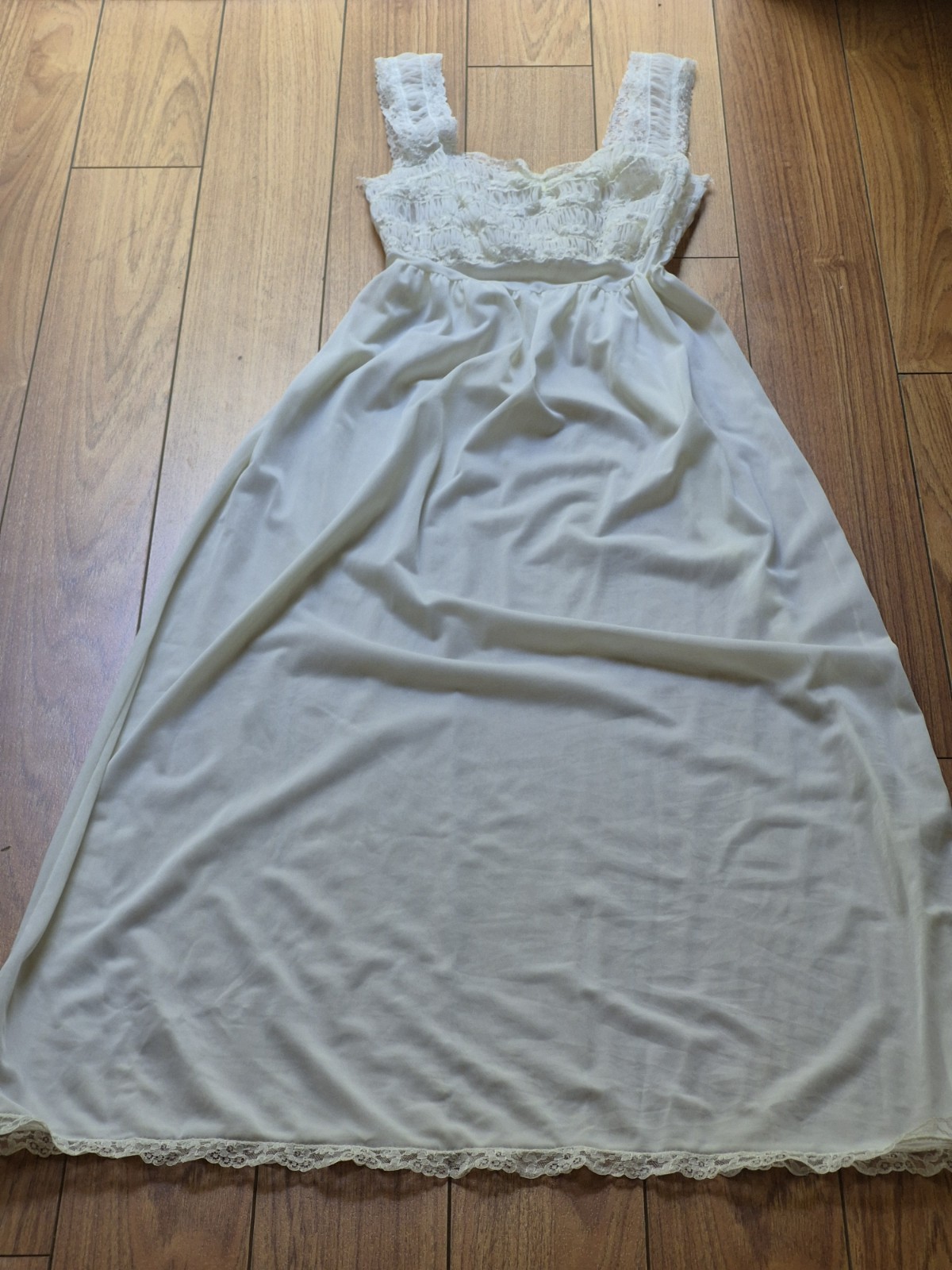 Vintage MCM Radcliffe Ivory Sheer Lace Smocked Bridal Peignoir Nightgown Set 2