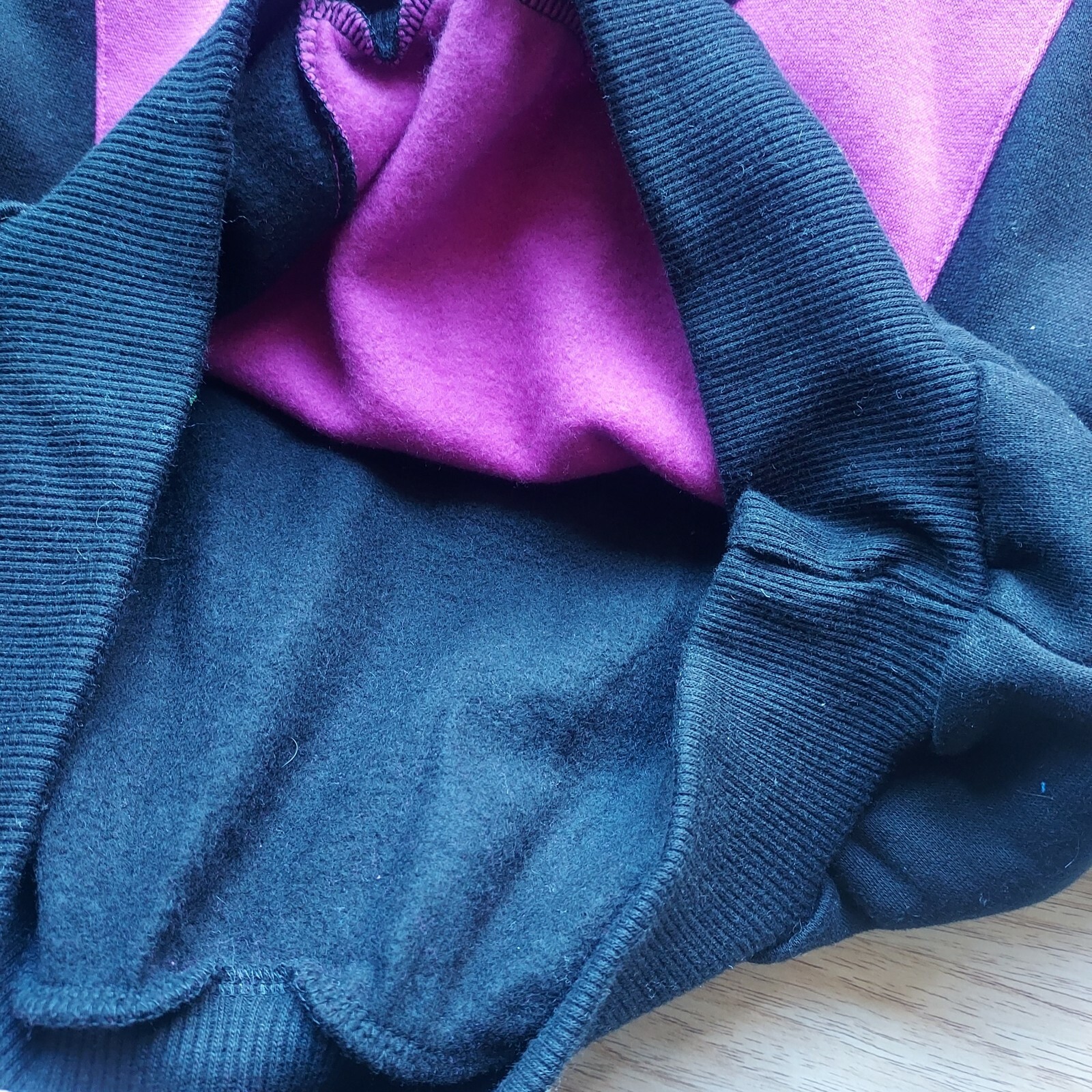 VTG Marcy’n Me Patrick Lee Fleece Lined Sweatshirt Floral Black Purple Chest 46″