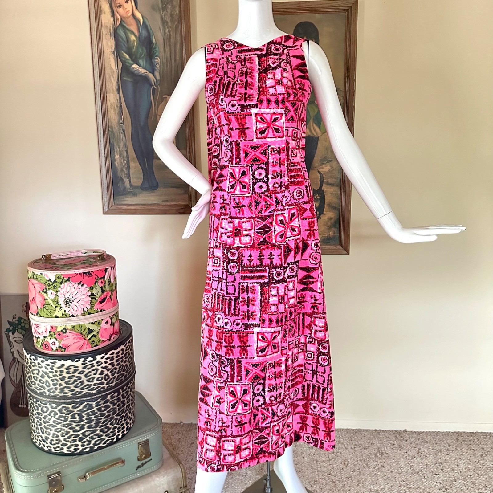 VTG 1960s Pink Hawaiian Tapa Print Watteau Dress Polynesian Tiki Barkcloth S