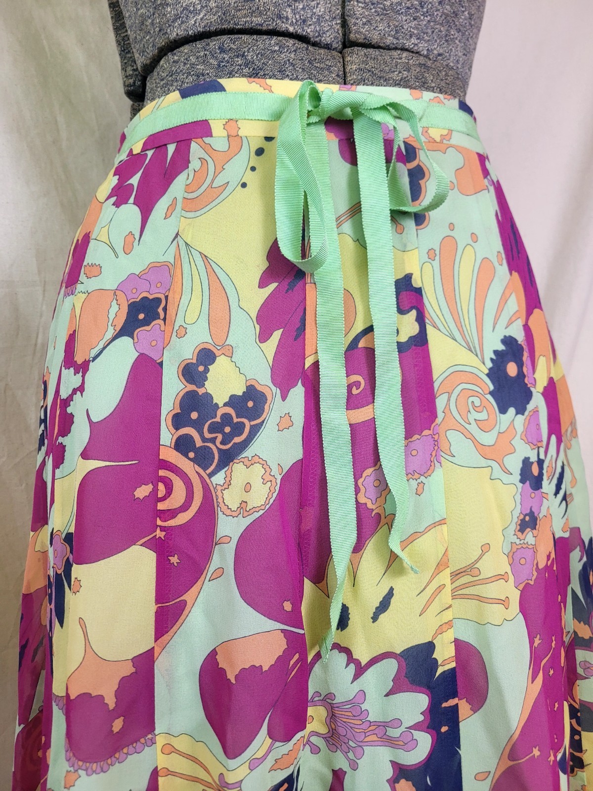 Vintage 90s Y2K Psychedelic Knee Length Skirt Silk Floral Bright Mod Gogo 10 M/L