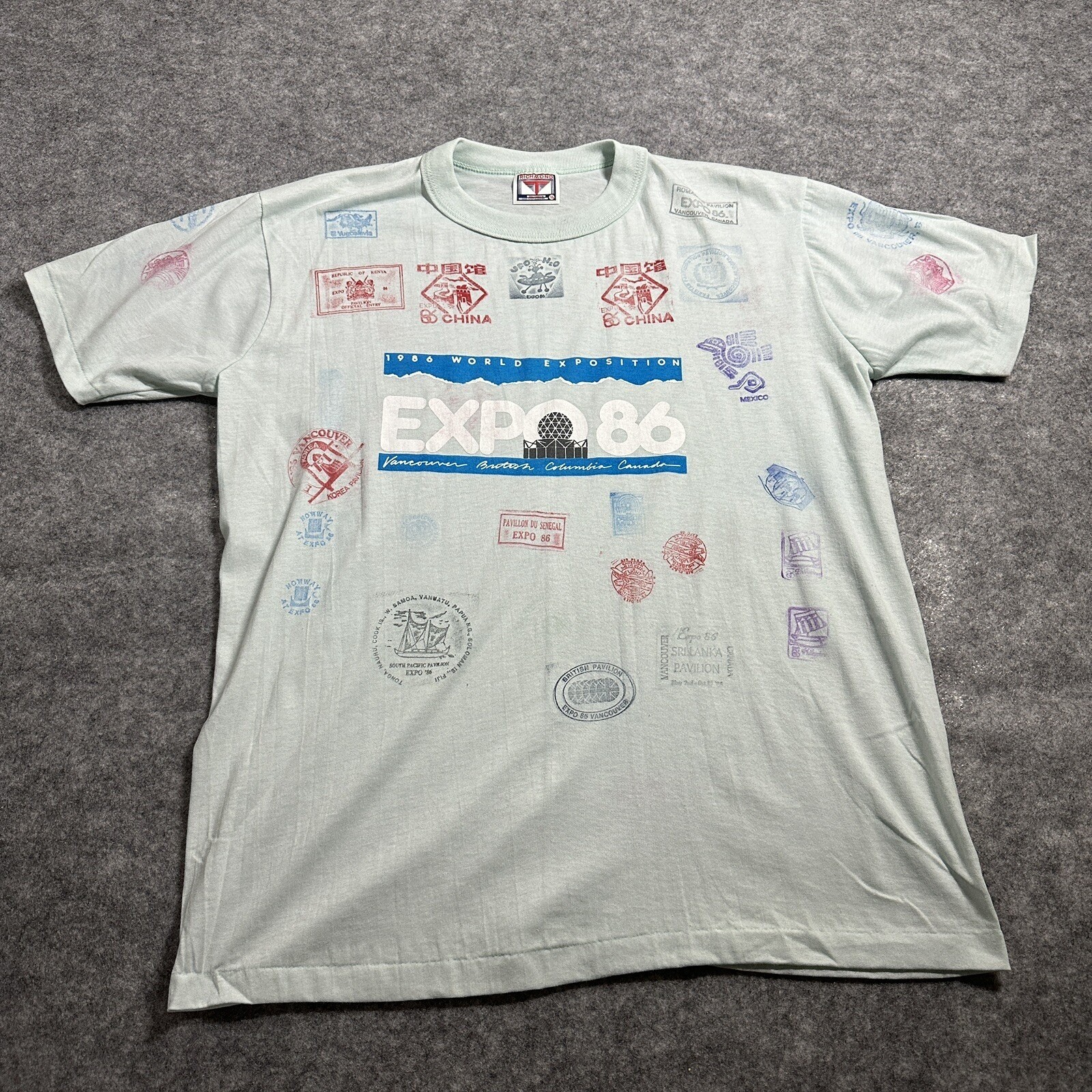 Vtg Expo 86 T-Shirt Womens Large White Passport Stamp Graphic Fruit of the Loom