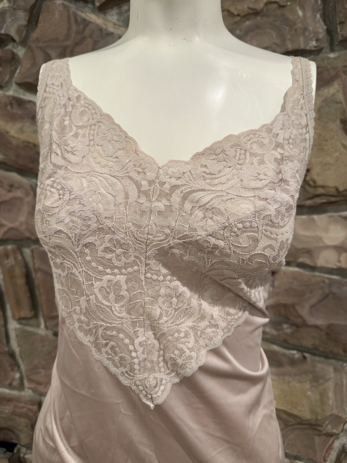 VTG Vanity Fair Ivory Nightgown Slip Women’s 38-24Lingerie fairy cottagecore
