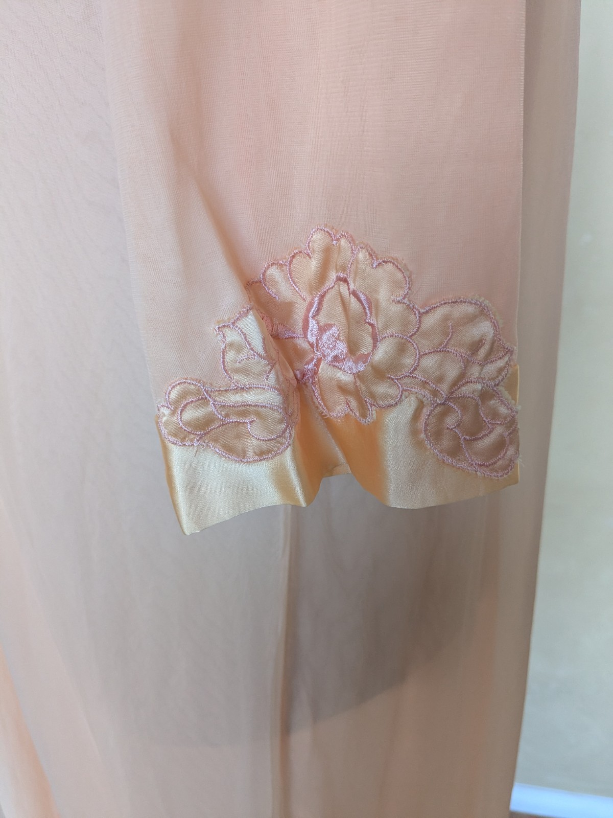 Vtg 1960s GOSSARD ARTEMIS Peach Nylon Chiffon Peignoir Long Nightgown Robe