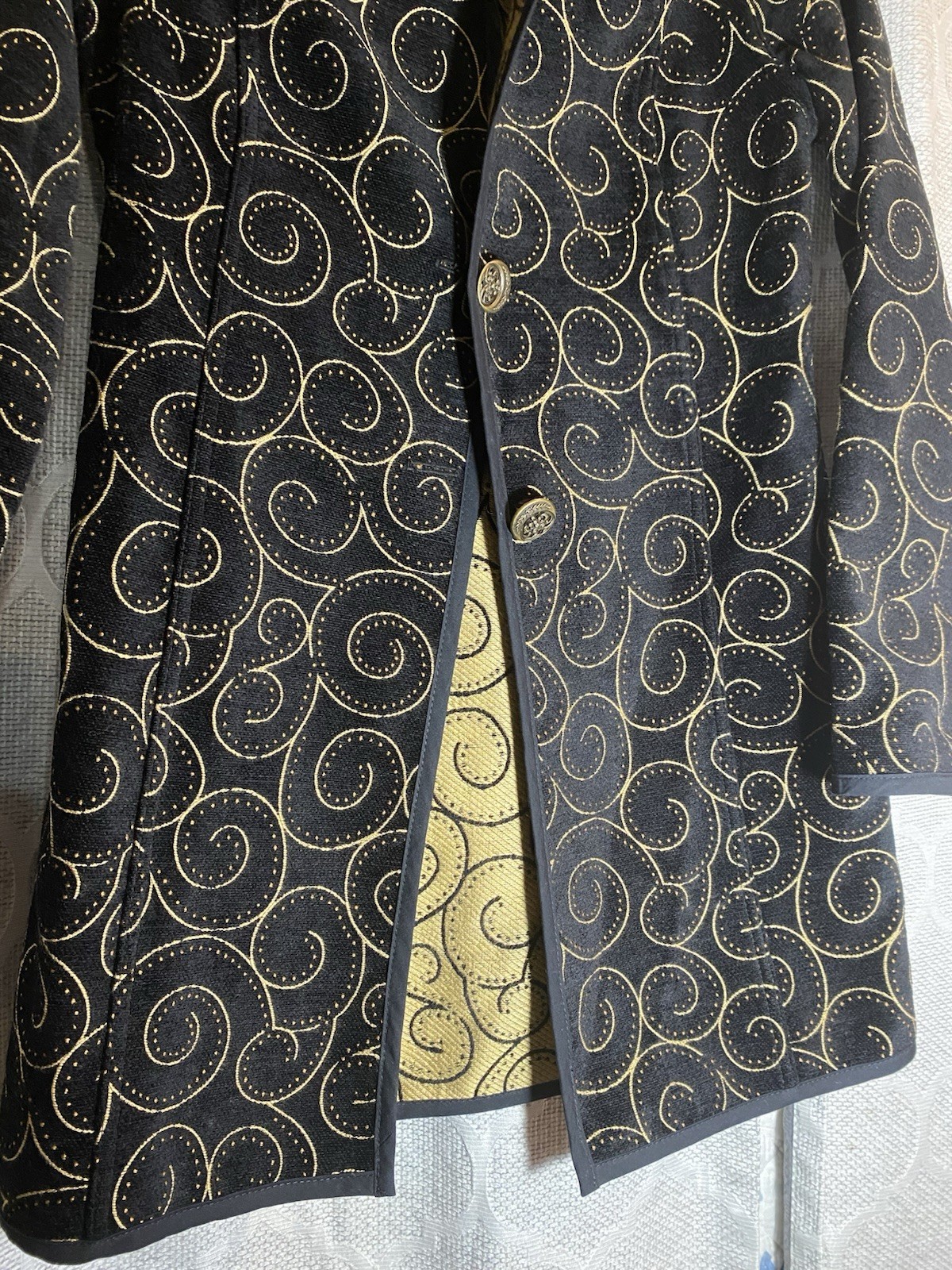 Vintage Tapestry Jacket Reversible Kimono Style Reversible Cuff Link Buttons S