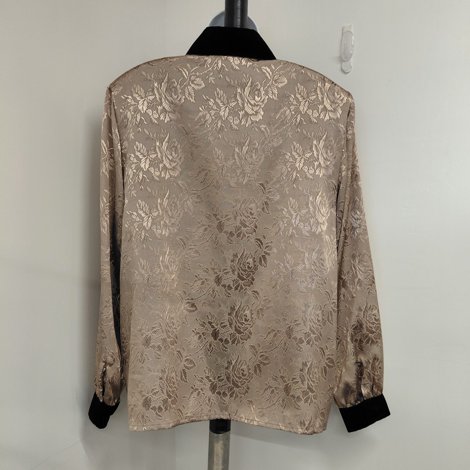 Susan Hutton Blouse Womens Size 16W Gold Black Velvet Trim Button Up Long Sleeve