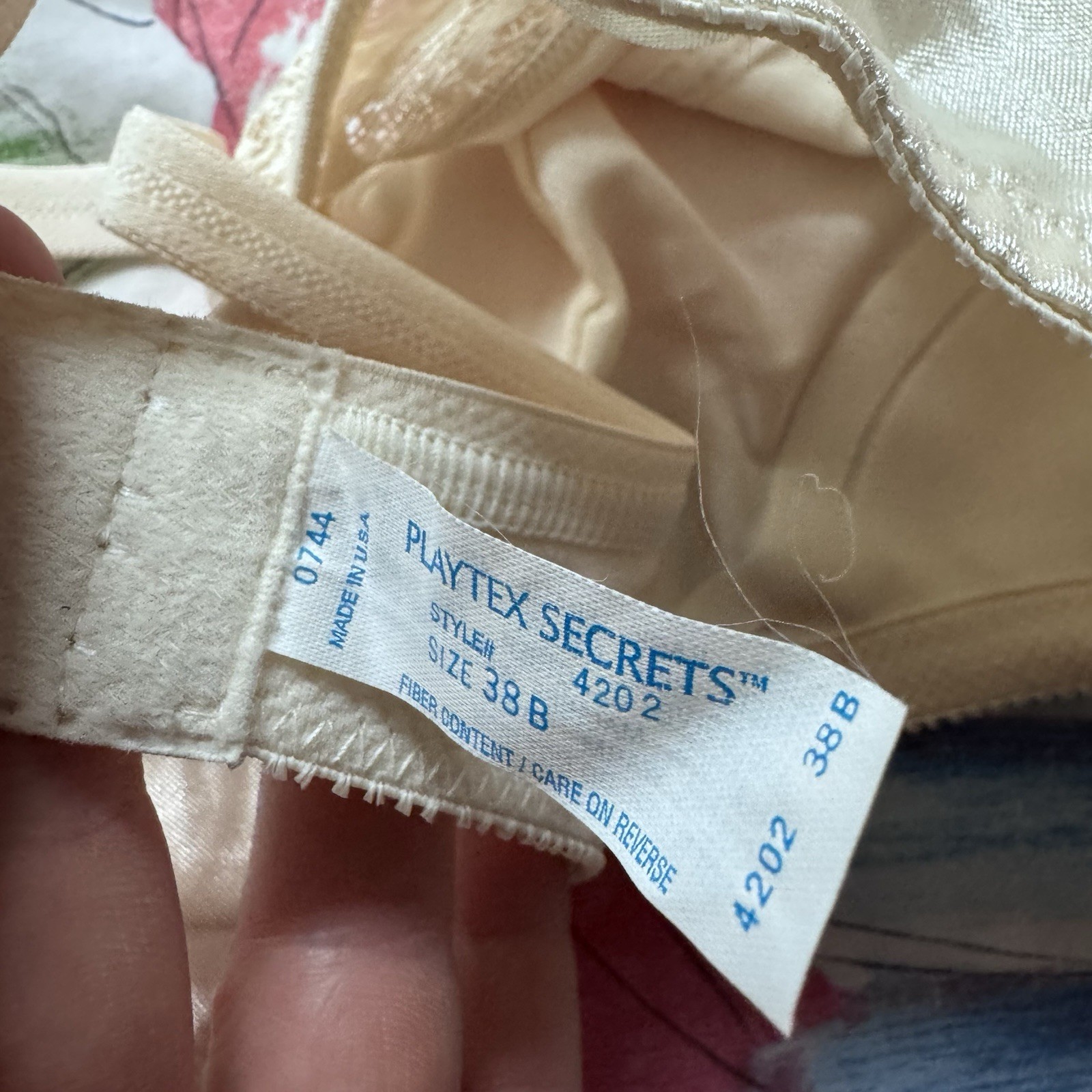Vintage 1990s Deadstock Playtex Secrets 38B Bra – Lace Almond