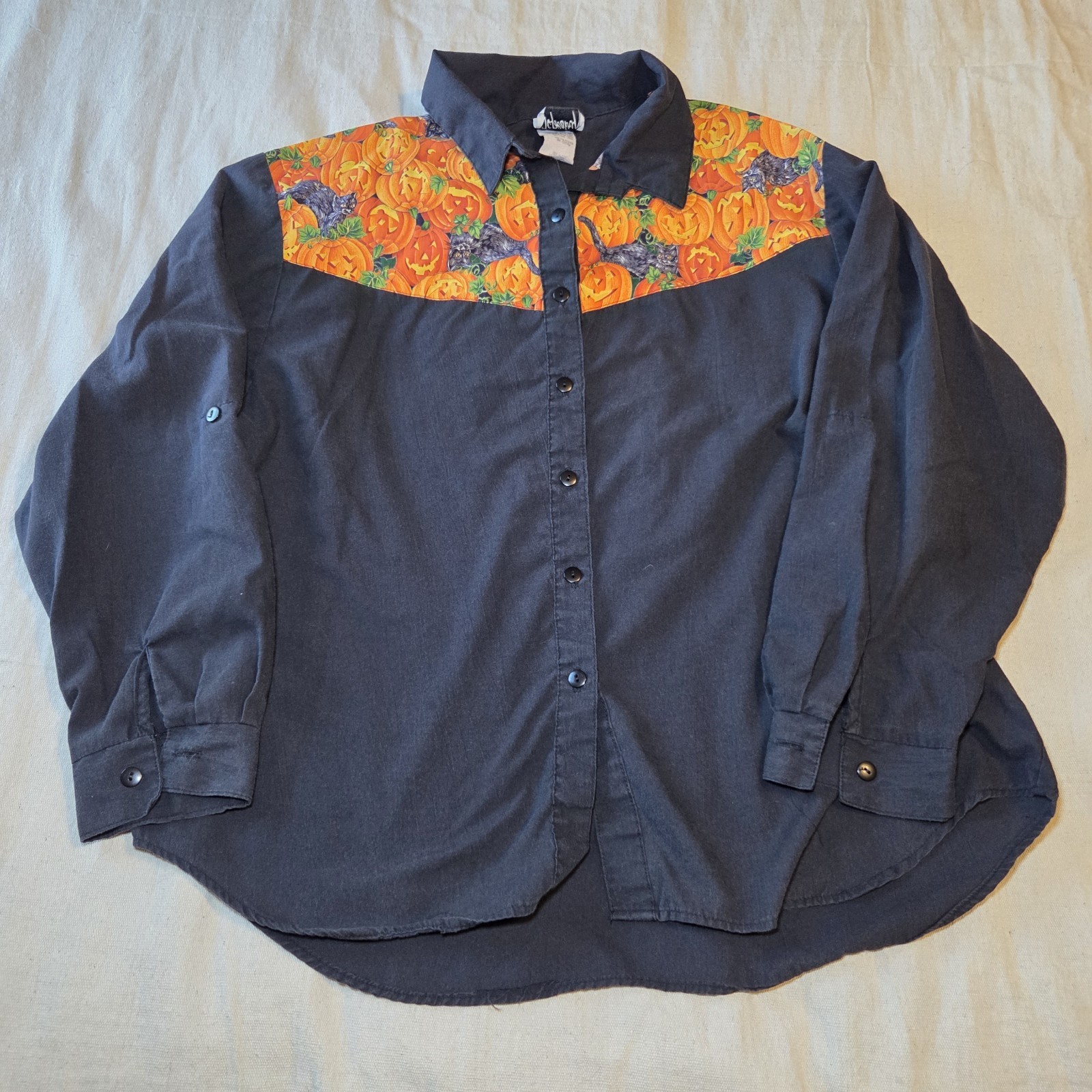 Vintage Black Cat Button Down Size Large Pumpkins Halloween Fall Whimsigoth Goth