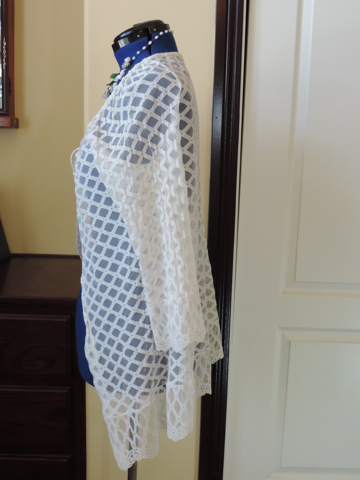 Vintage 60-70s White Lace Over Jacket Cover-Up L /XL Bust 40+ Dolman Sleeve