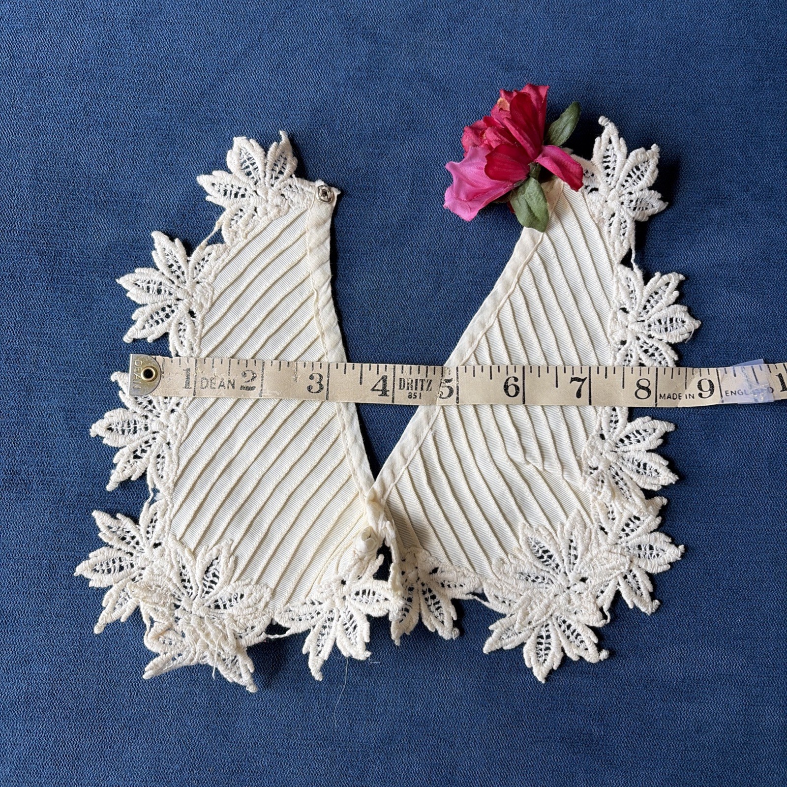 Beautiful Vintage Lace Collar Embellished with Delicate Vintage Buttons