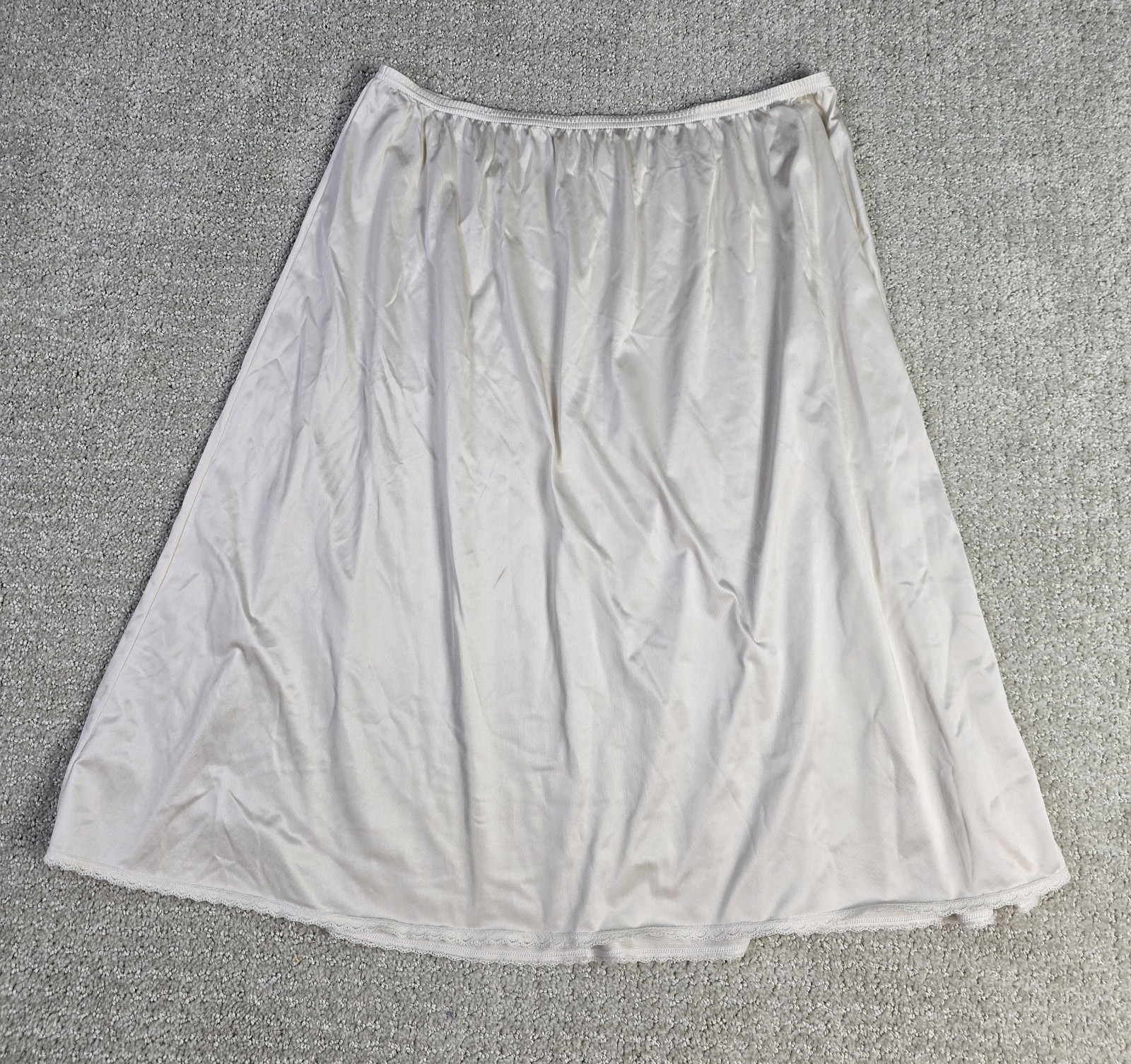 Vanity Fair 24″ XL Comfort Slip Stretch Lace Knee Nylon USA Beige Tan Skirt READ
