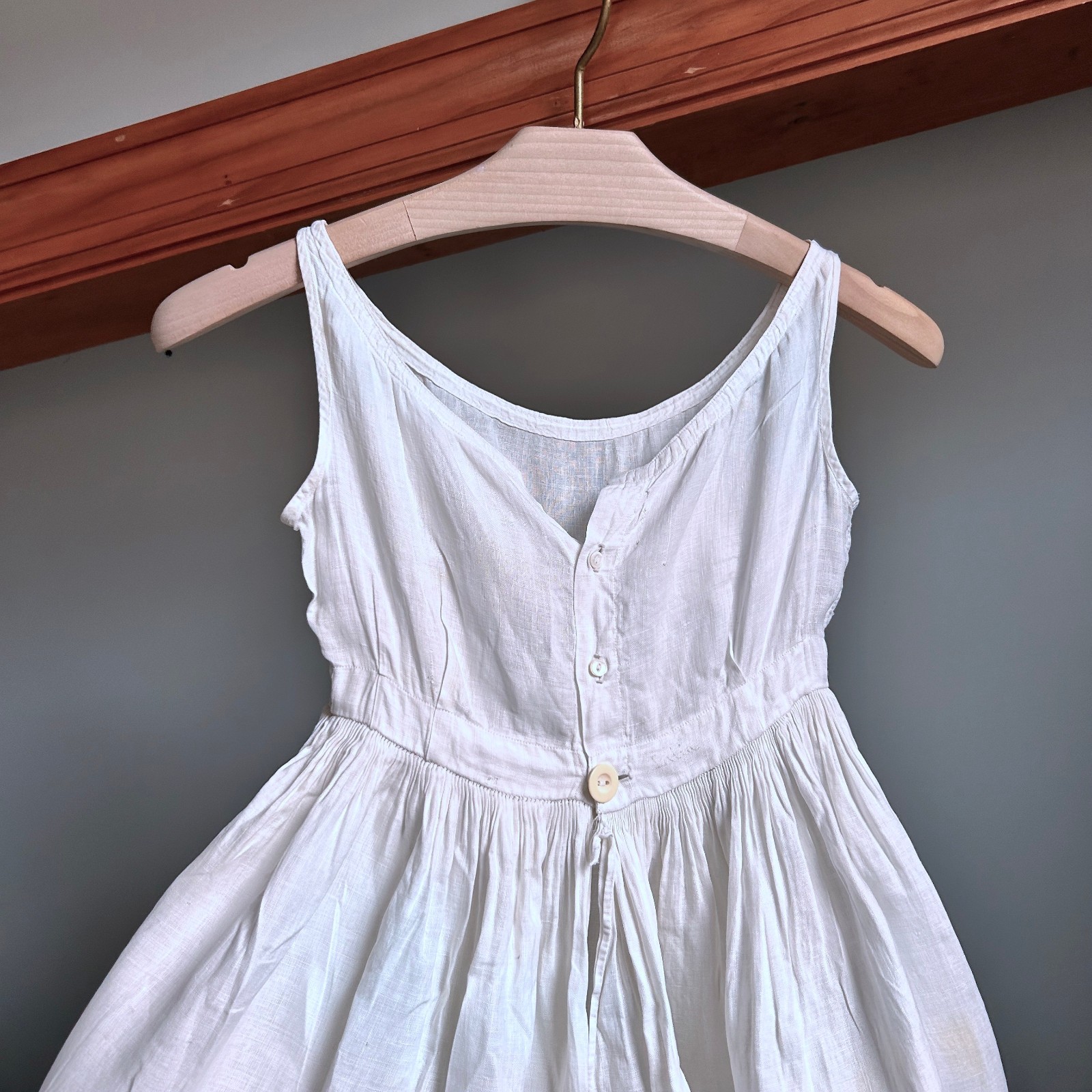 Antique 1890s 1900s Edwardian Girls Linen Dress Crochet Lace Trim 25 Bust