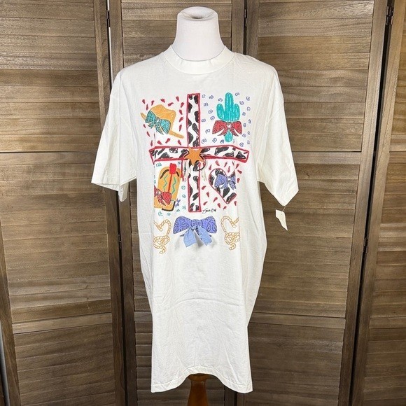 Carousel Collection Southwest Design Graphic Short Sleeve Extra Long Tee OS
