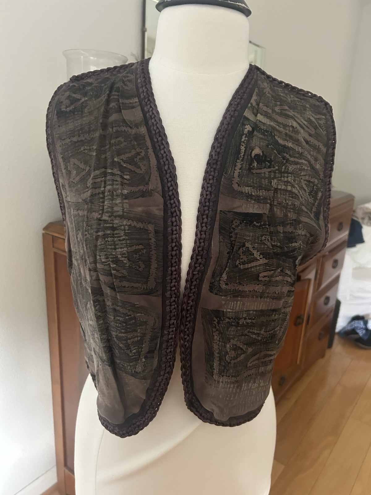 VINTAGE 1990’S LEATHER VEST WITH SPHYNX CAT ON BACK CROCHET TRIM