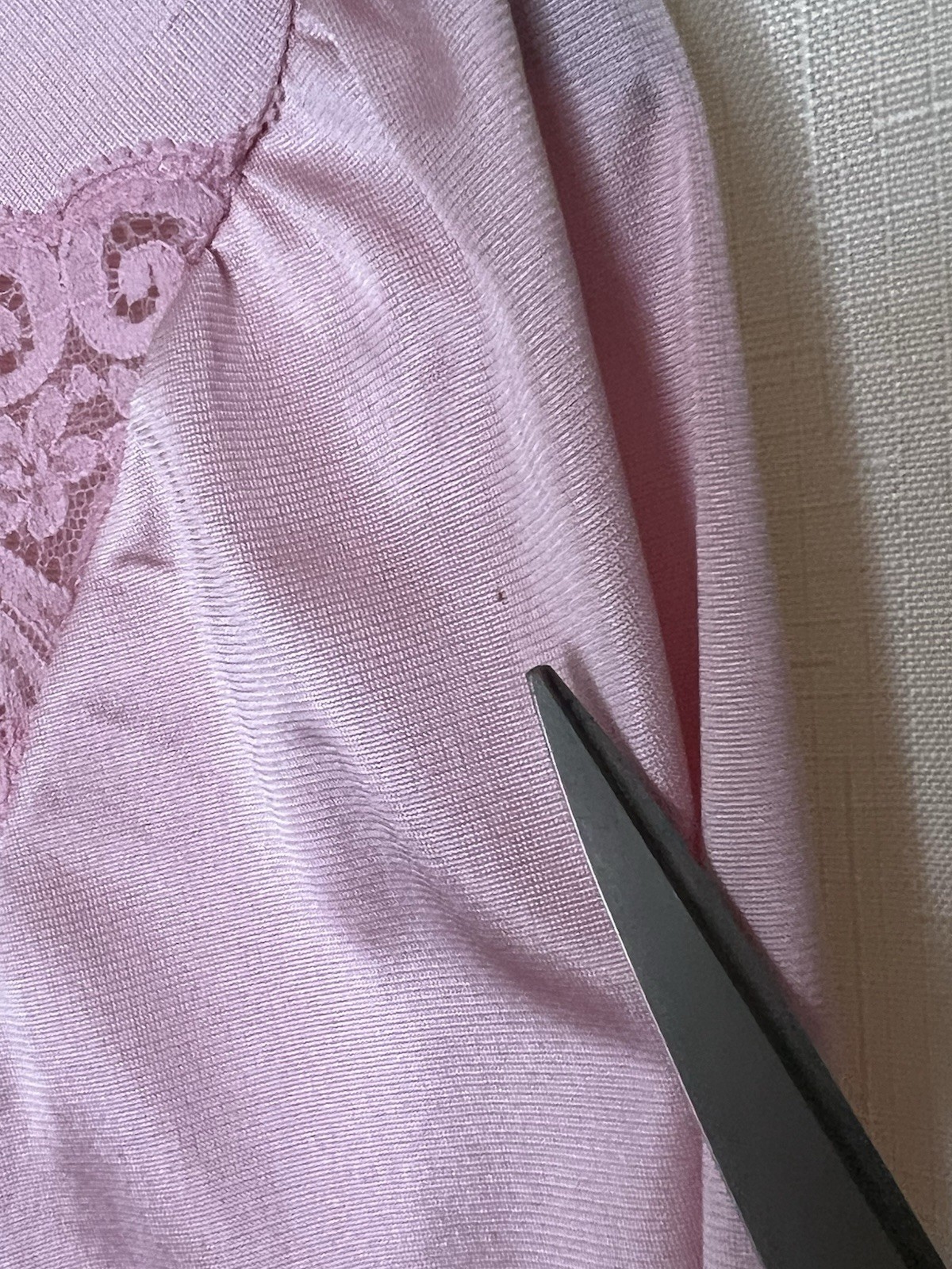 VTG 1950s Vanity Fair Pink SML Overlay Robe With Lace Accents l Made In USA