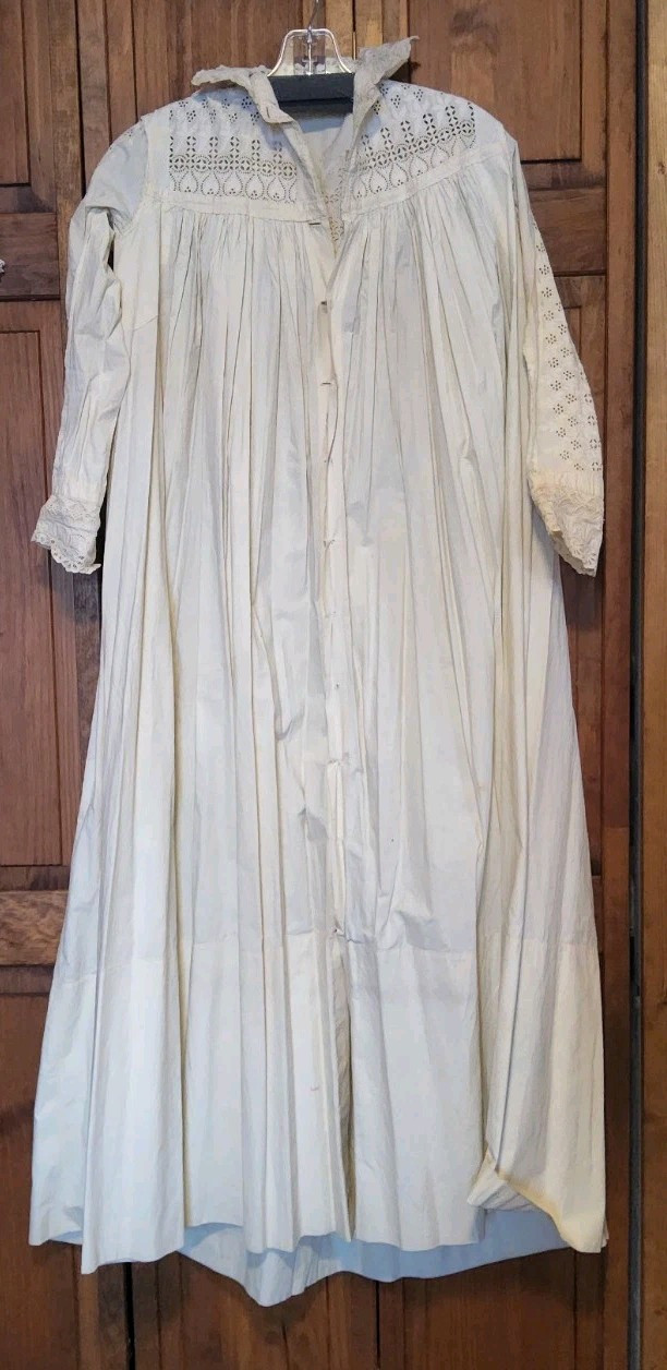 1900s Edwardian May C. Wright Ivory 100% Cotton Night Gown Crochet Long Sleeve