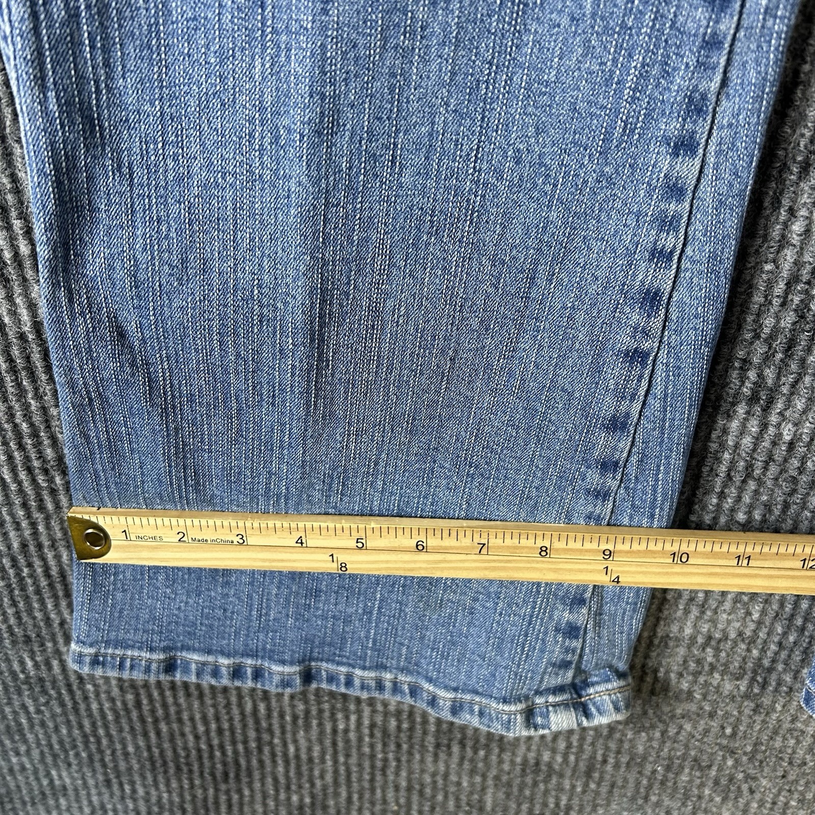 Vintage Levis Jeans Women’s 32/32 Flare Leg