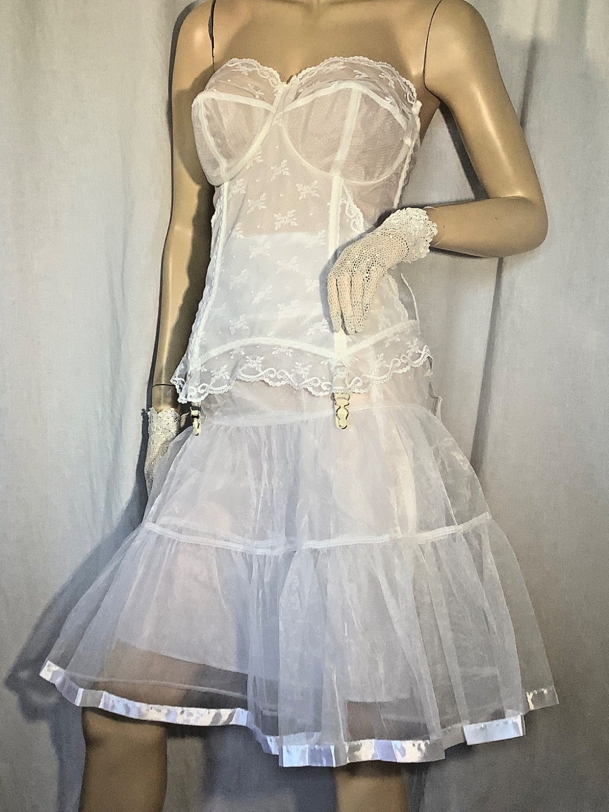 Vintage strapless Bustier bra UW white Boned sheer Lace 38DD Silhouette 4 garter