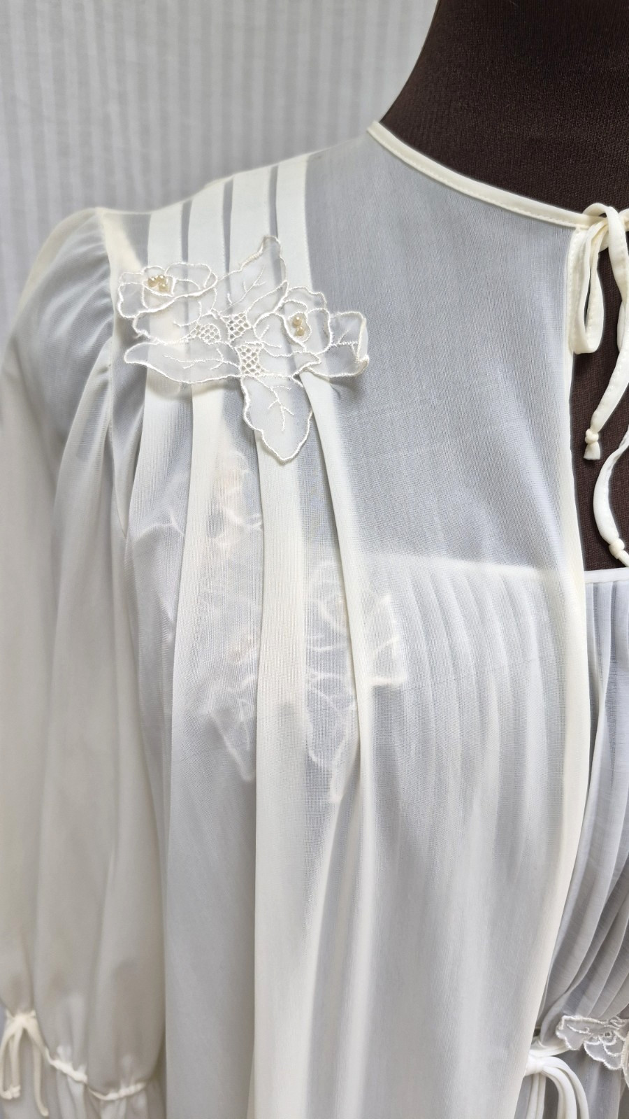 Vintage 2 Piece KICKERNICK Restware Ivory PEIGNOIR Robe & Nightgown -Size S- EUC