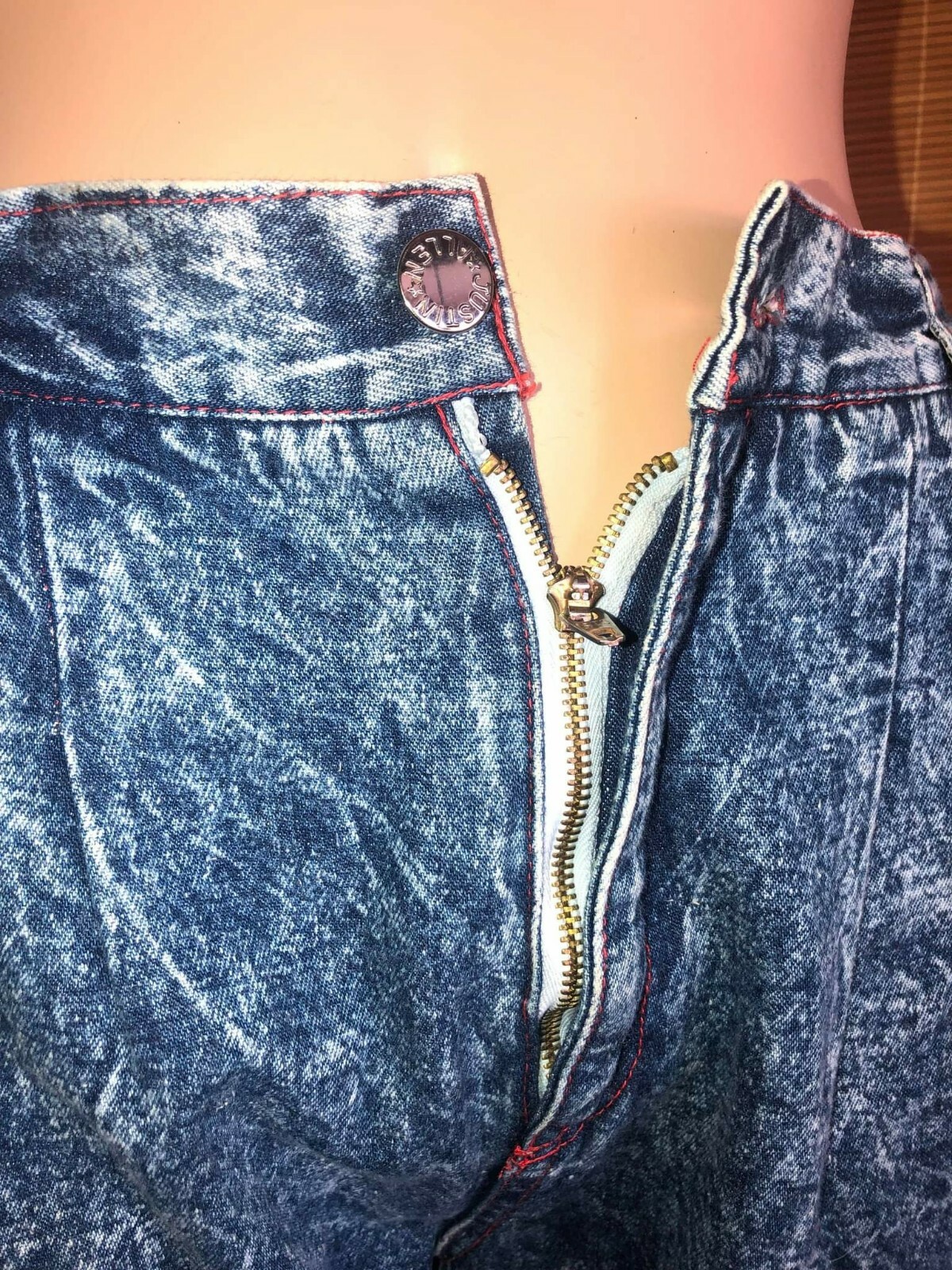 Vintage 80s Acid Washed High Waisted Denim Mom Jeans USA New Wave „LOVE ME” S