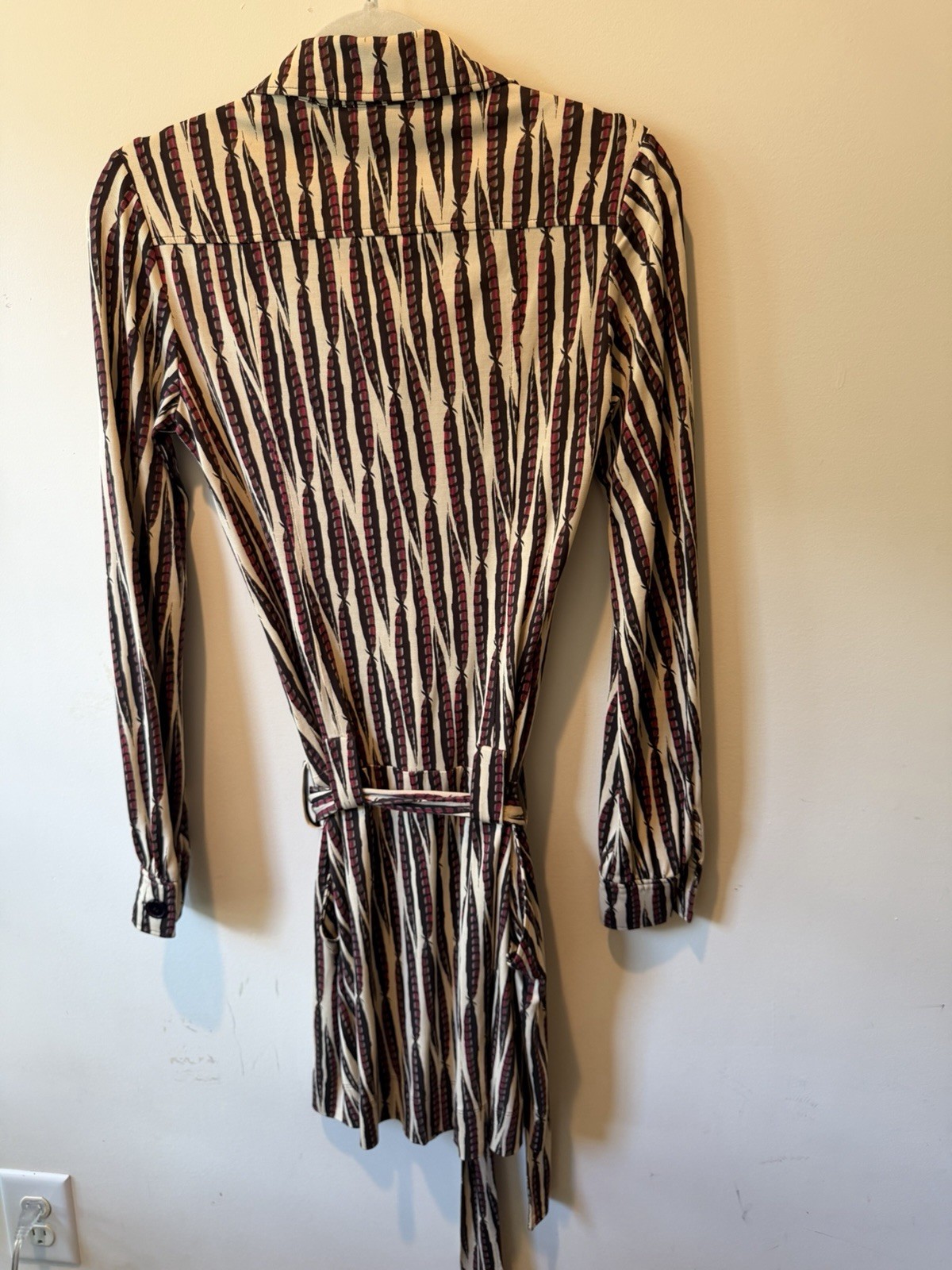 Diane von Furstenberg 100% Silk, Size 6, Retro Dress, Vintage