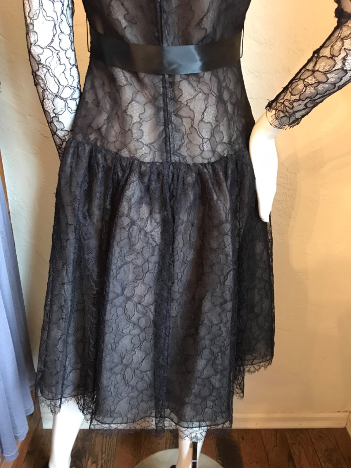 VINTAGE 1970’s Mollie Parnis Illusion Lace Cocktail Party DRESS S