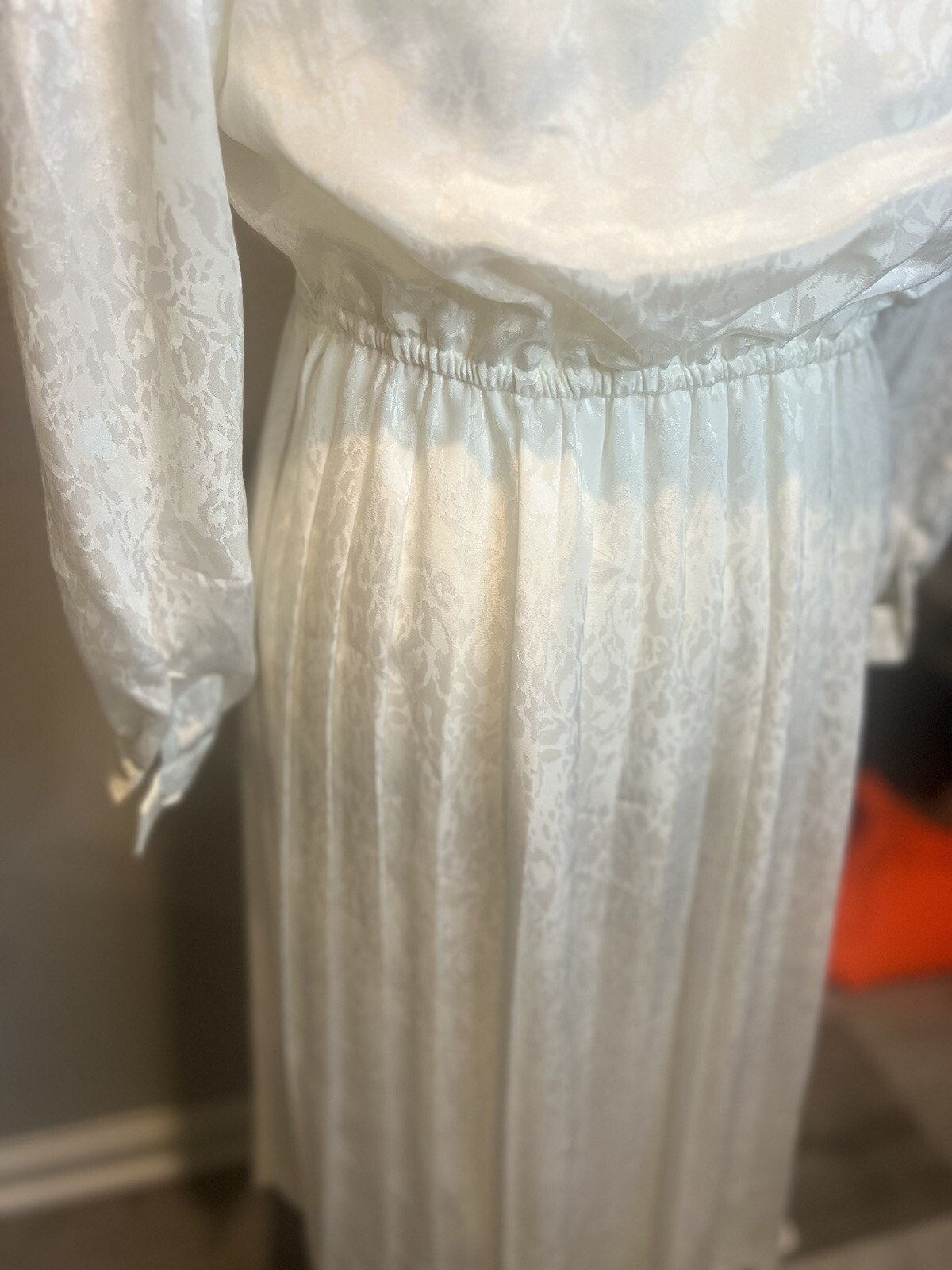 Vintage 70s Dim The Lights Petite 8 Silver Chiffon Pleated Long Sleeve Dress