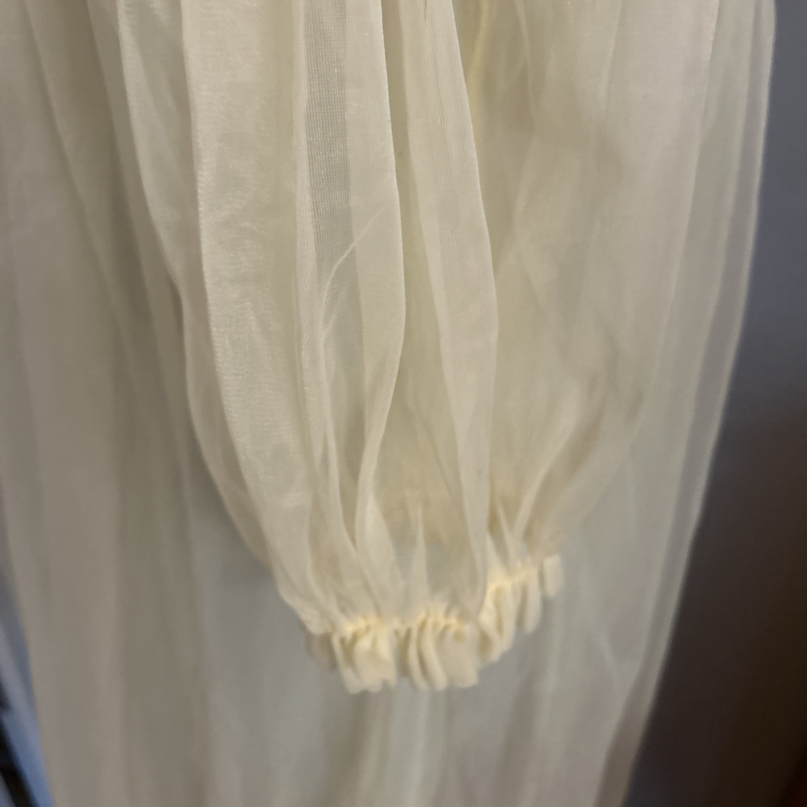 VTG CHIC LINGERIE Yellow Nightgown and Robe Peignoir NYLON USA SZ Med
