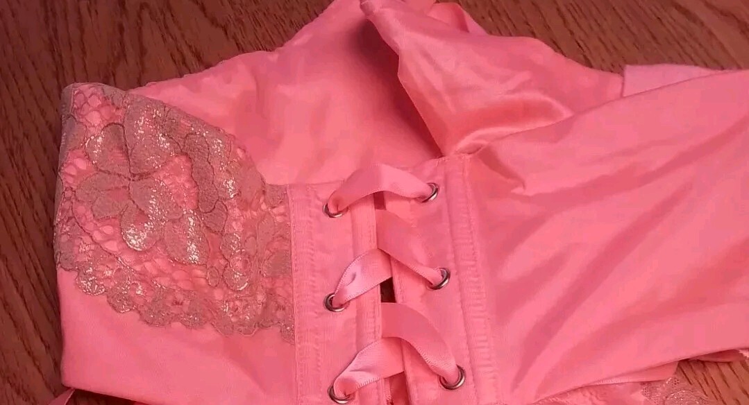 VTG VICTORIA’S SECRET Very Sexy CORAL Shimmer Lace Waist Cincher Belt Corset M/L
