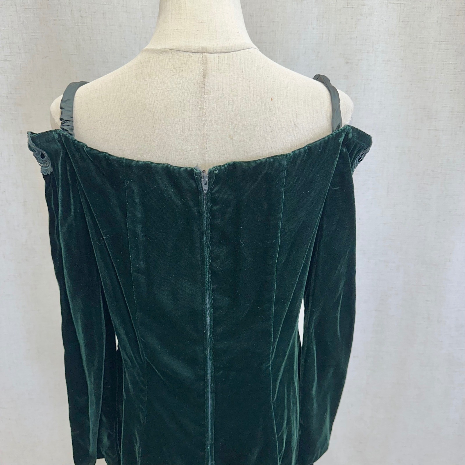 Moda International Emerald Green Velvet Lace Cold Shoulder Goth Dress Size 12