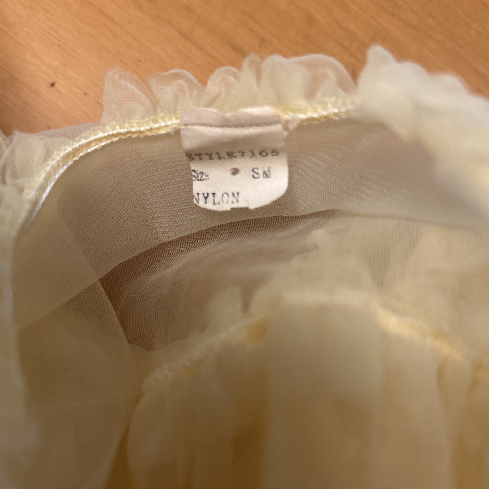 VTG CHIC LINGERIE Yellow Nightgown and Robe Peignoir NYLON USA SZ Med