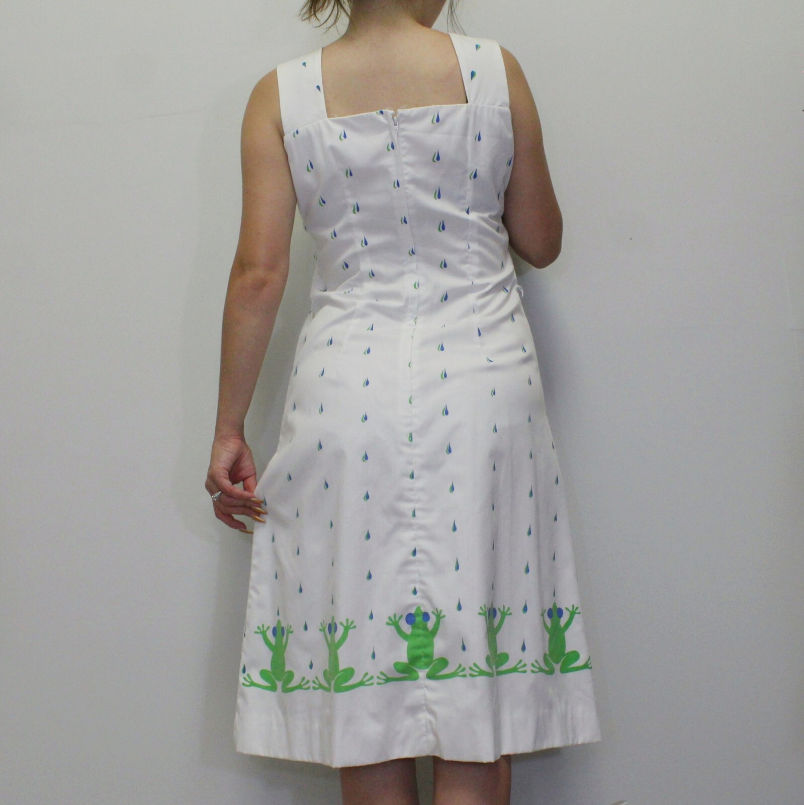 Vintage 70s The Vested Gentress Hand Screen Printed Midi Dress with Rainy Frogs