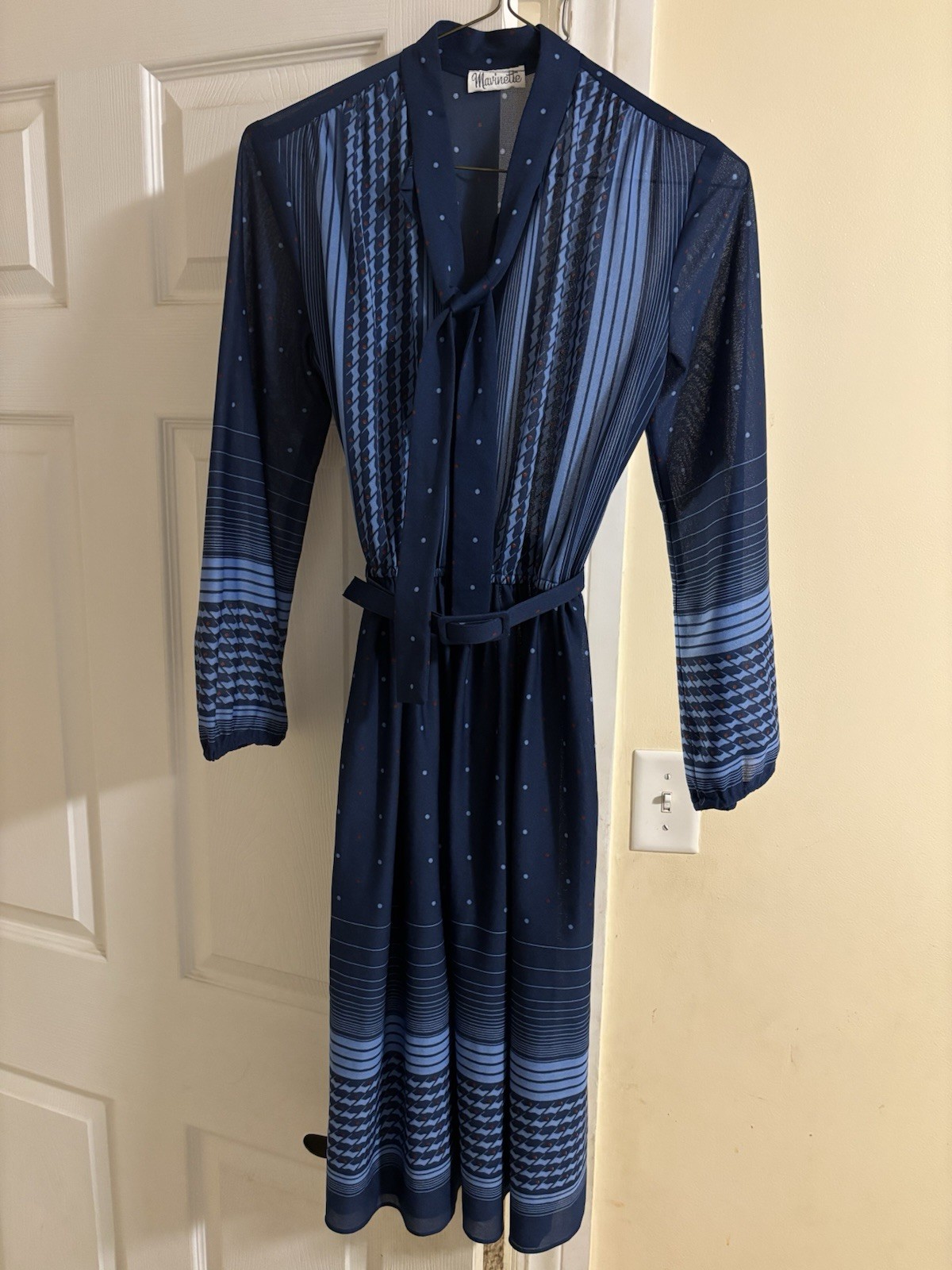 Mavinette Vintage navy blue, beautiful dress- size medium