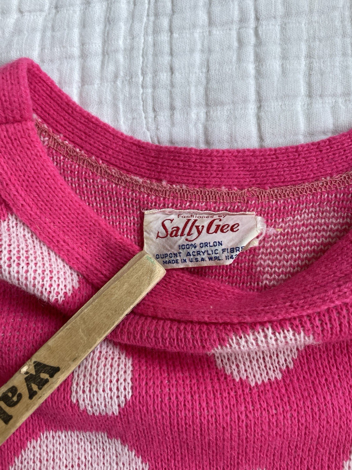 Vintage M L Sweater Top 60s Pop Art Cropped Hot Pink Polka Dot Bubbles VGUC